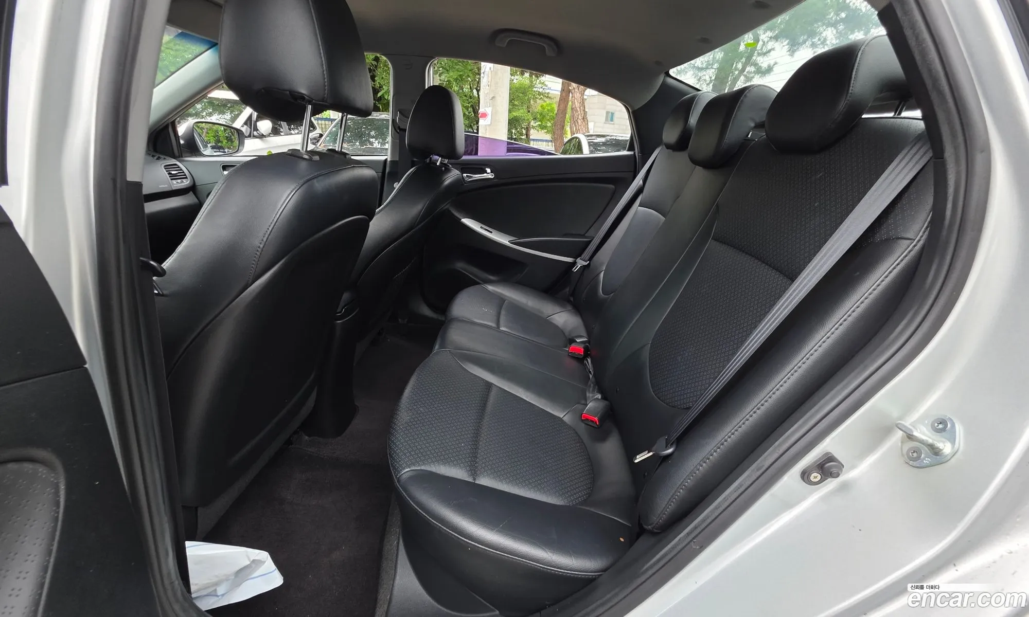 Hyundai Accent 2011 — 13