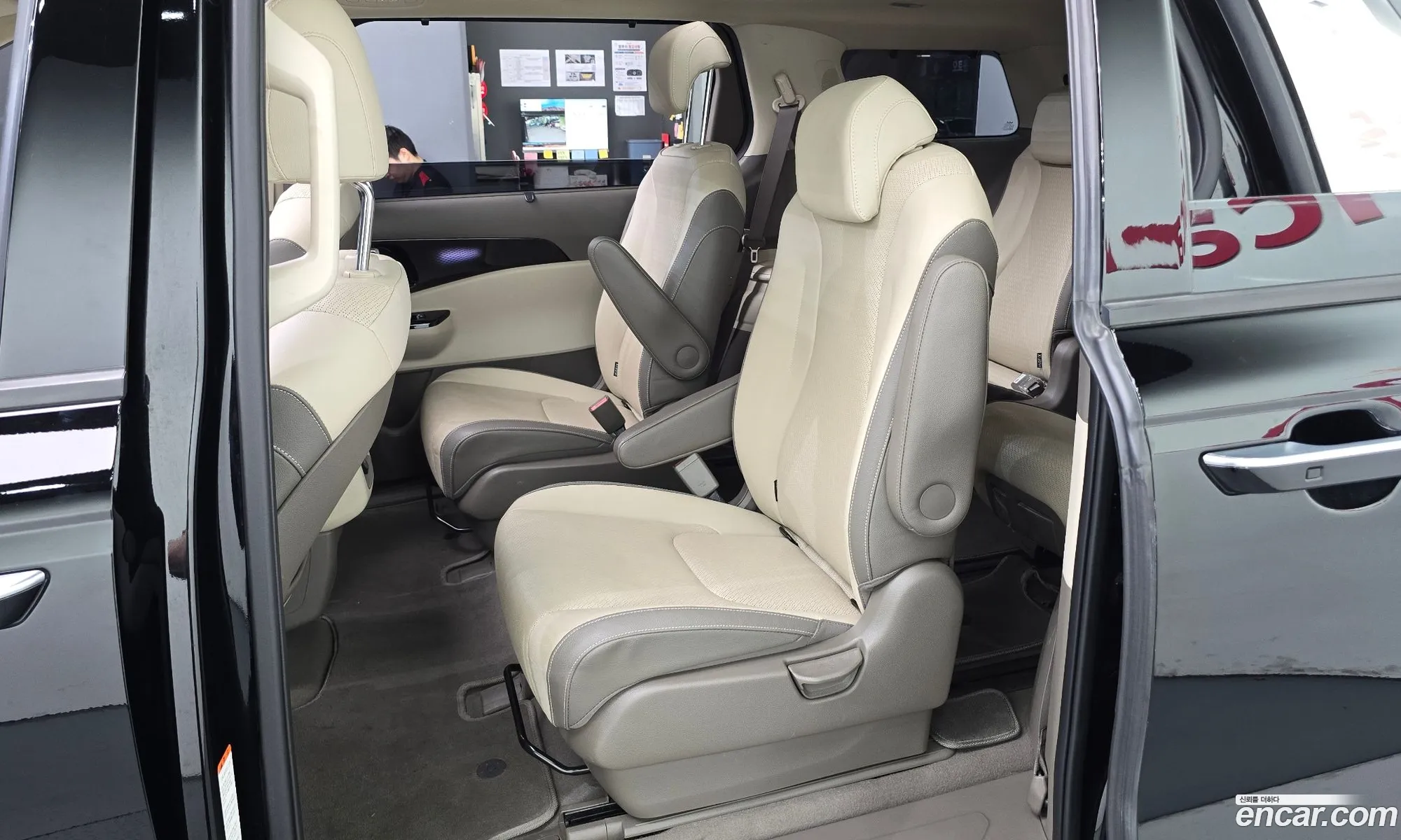 Kia Carnival 2022 KNANE81BBPS243399 — 17