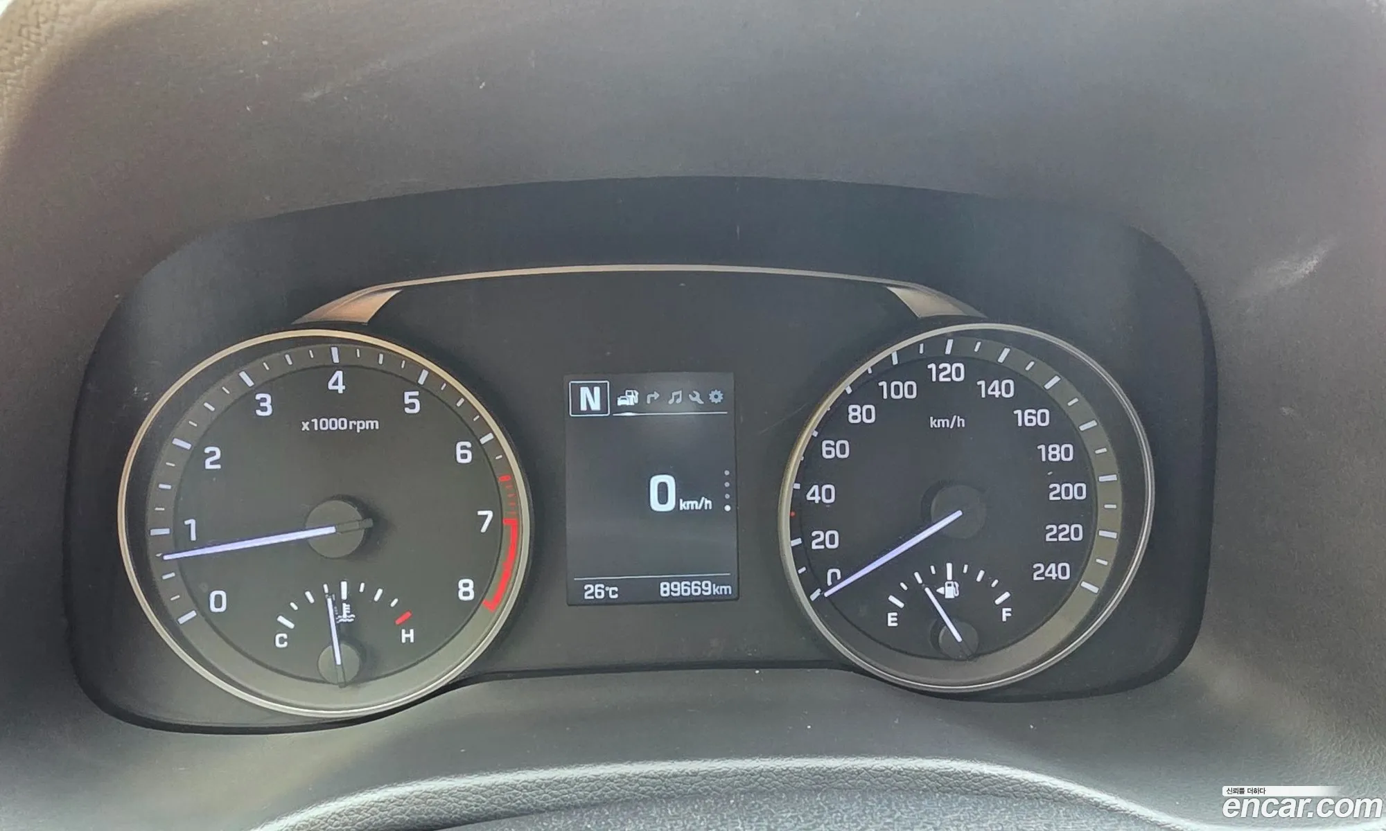 Hyundai Elantra AD 2018 — 16