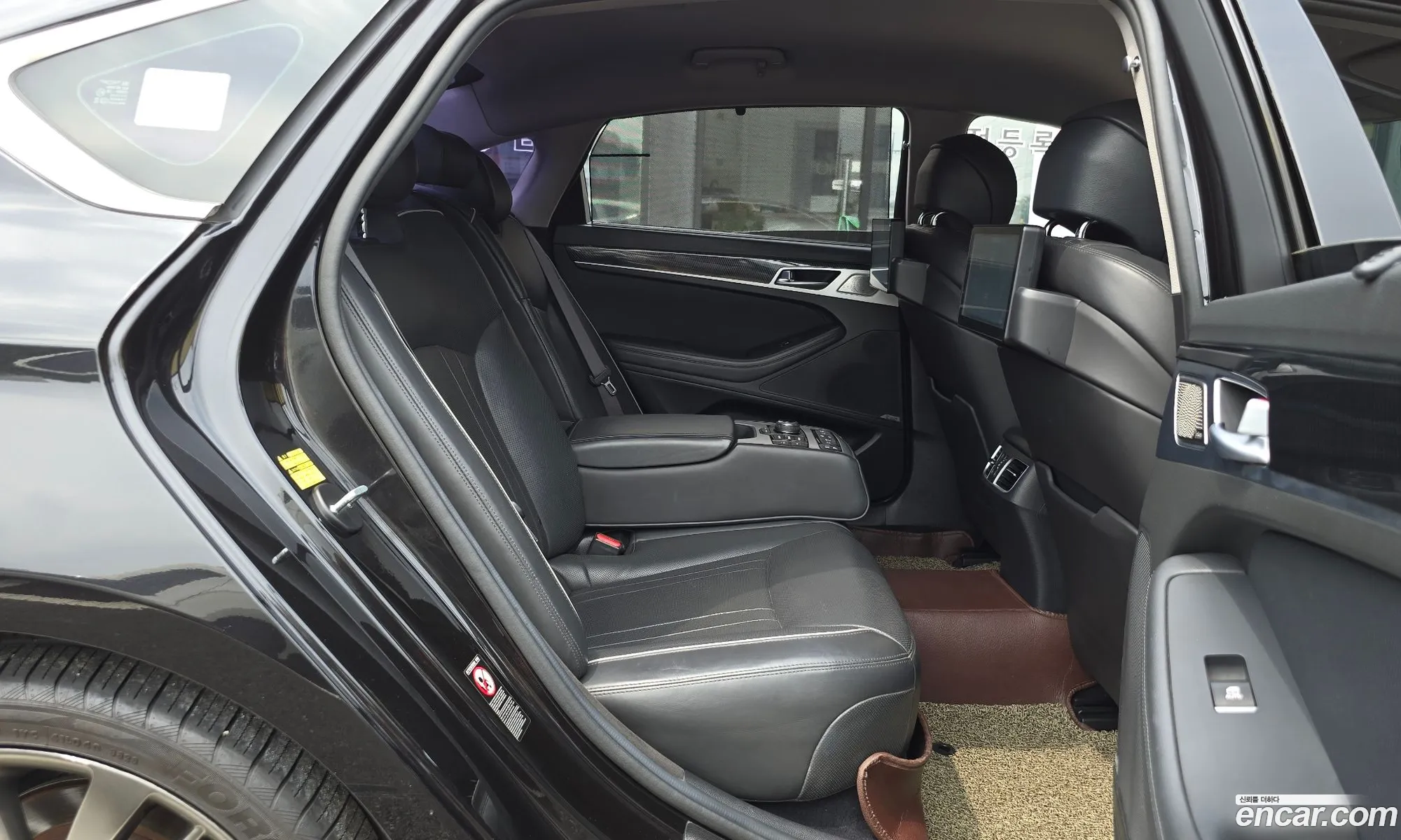 Genesis G80 2018 KMHGN41DDJU272404 — 8