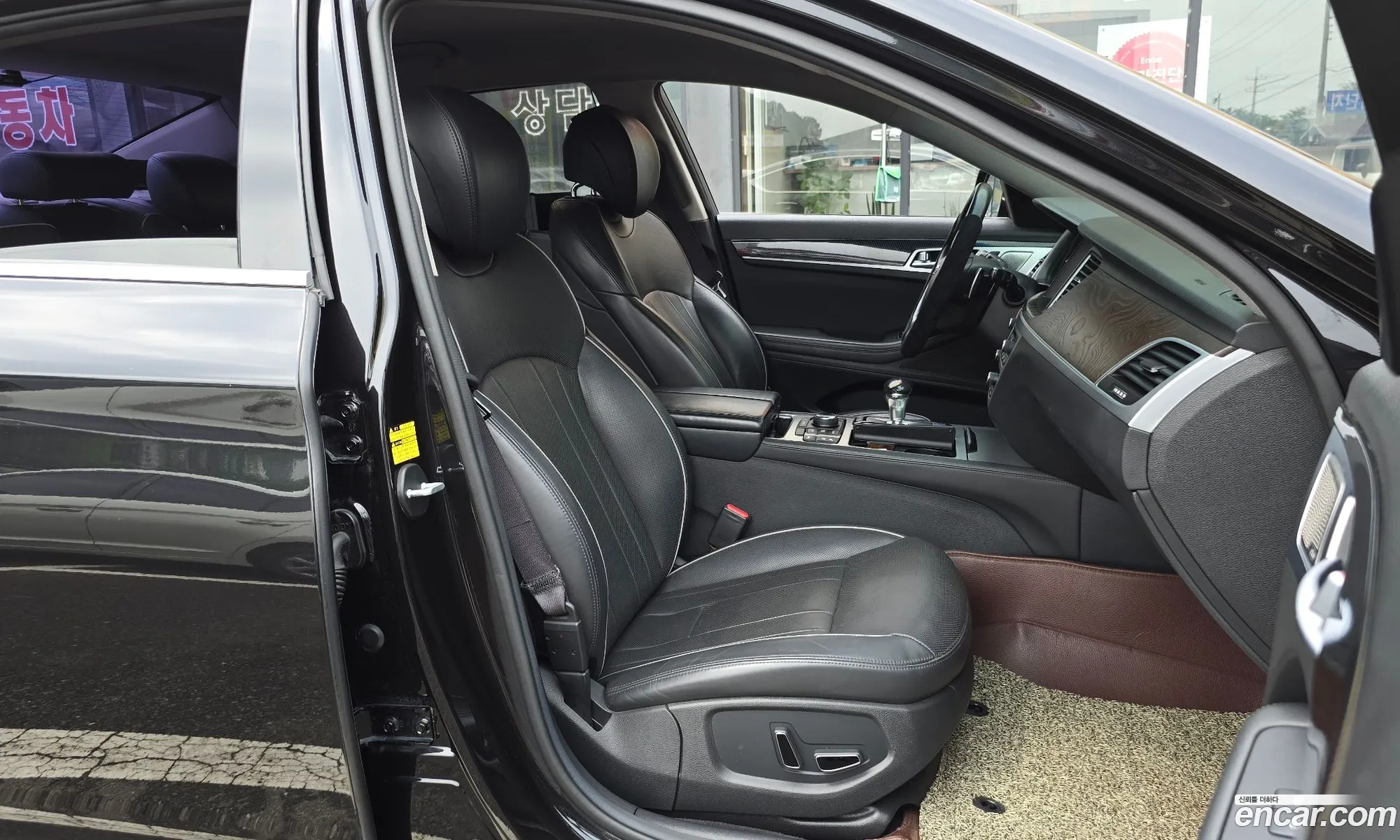 Genesis G80 2018 KMHGN41DDJU272404 — 10