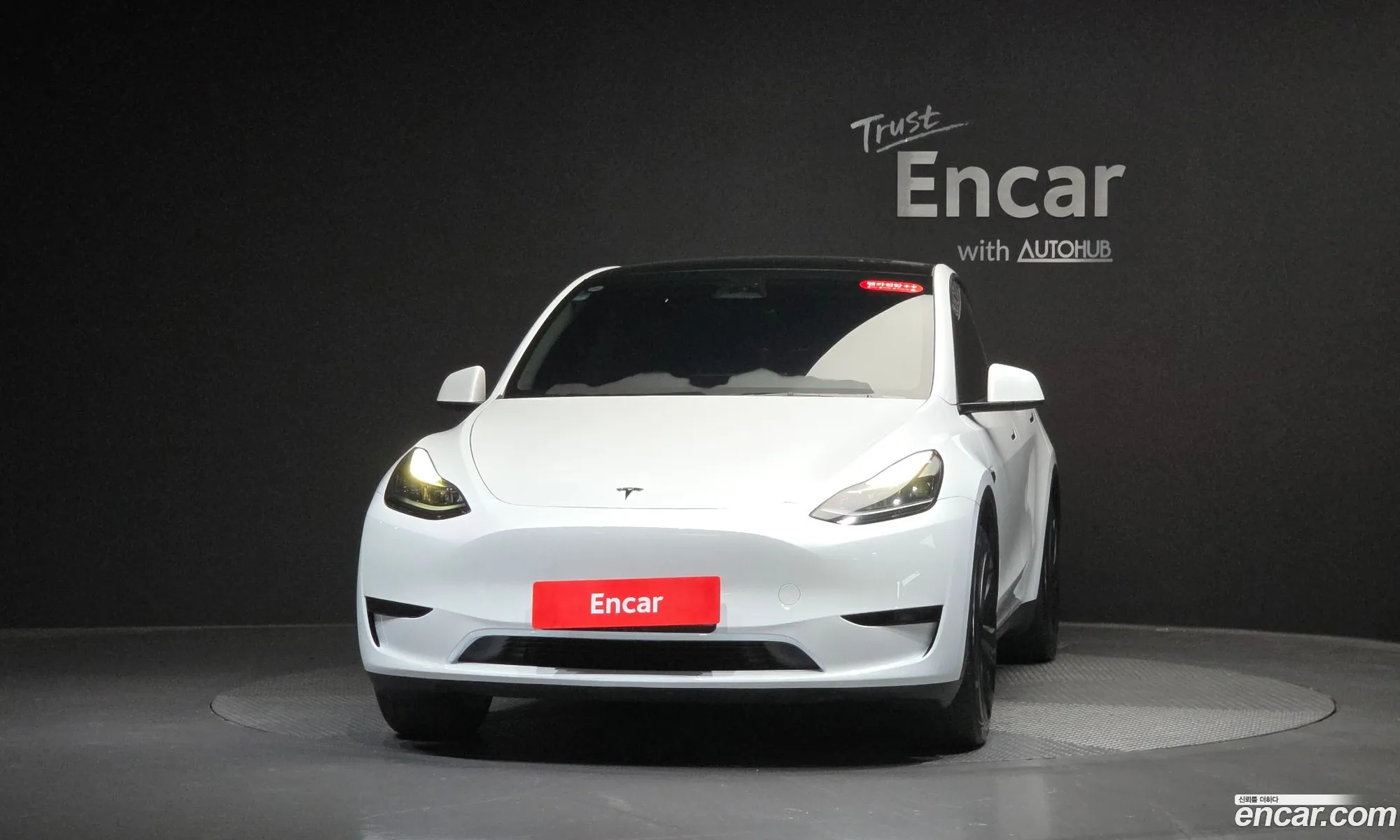 Tesla Model Y 2024 LRWYGCFS2RC417668 — 3