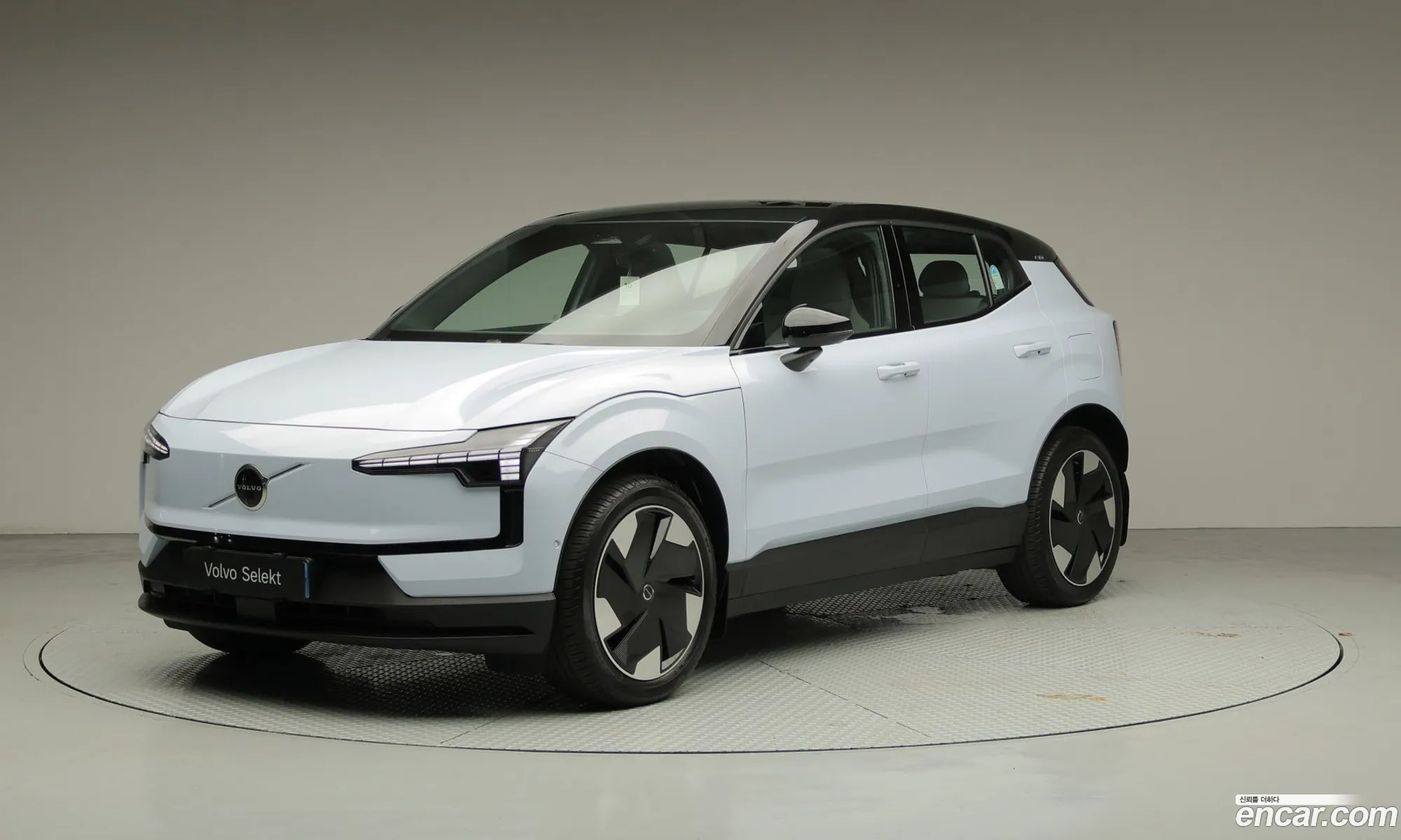 Volvo EX30 2025 — 17