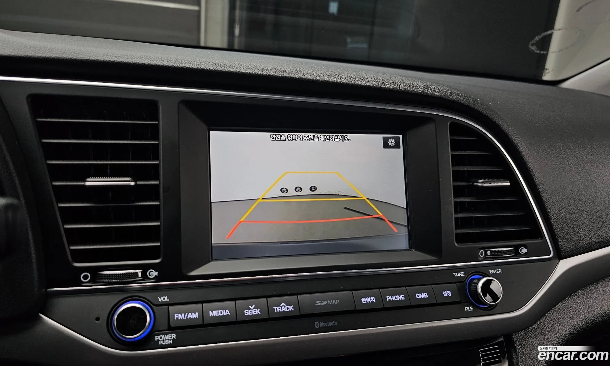 Hyundai Elantra AD 2017 — 16