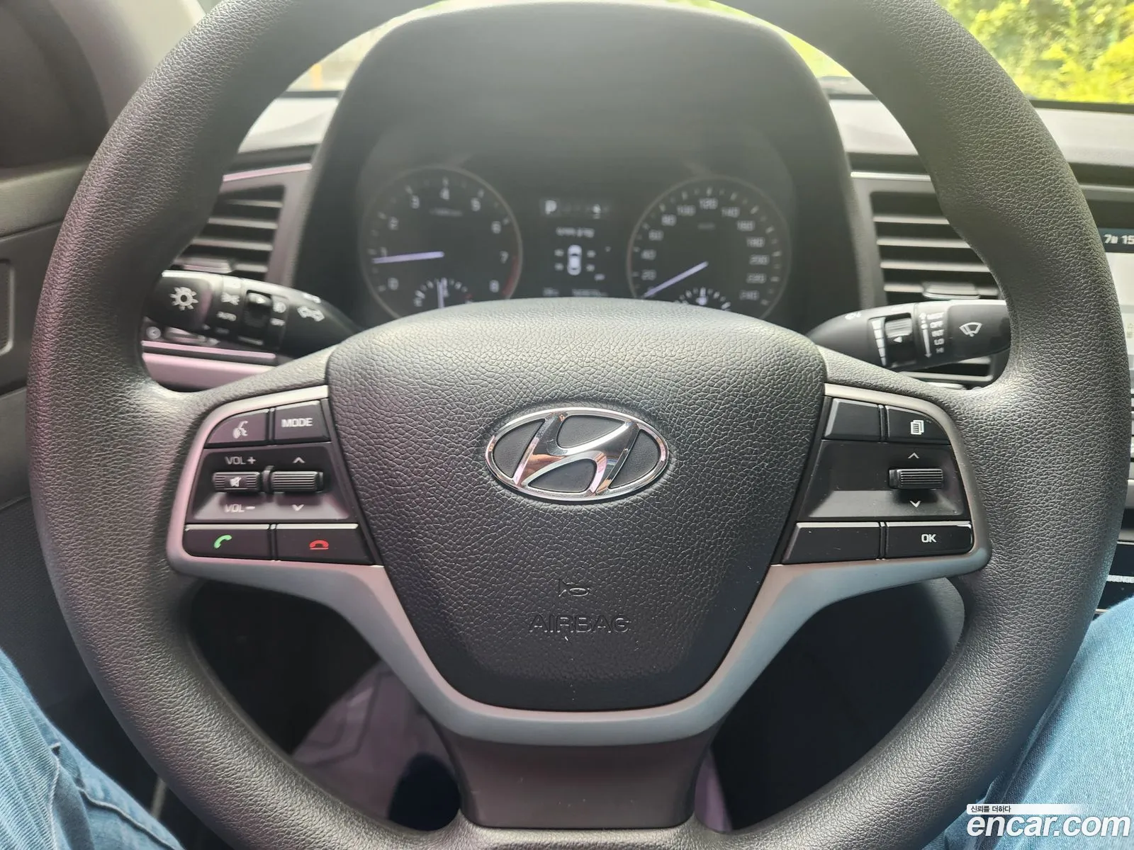 Hyundai Elantra AD 2018 — 10