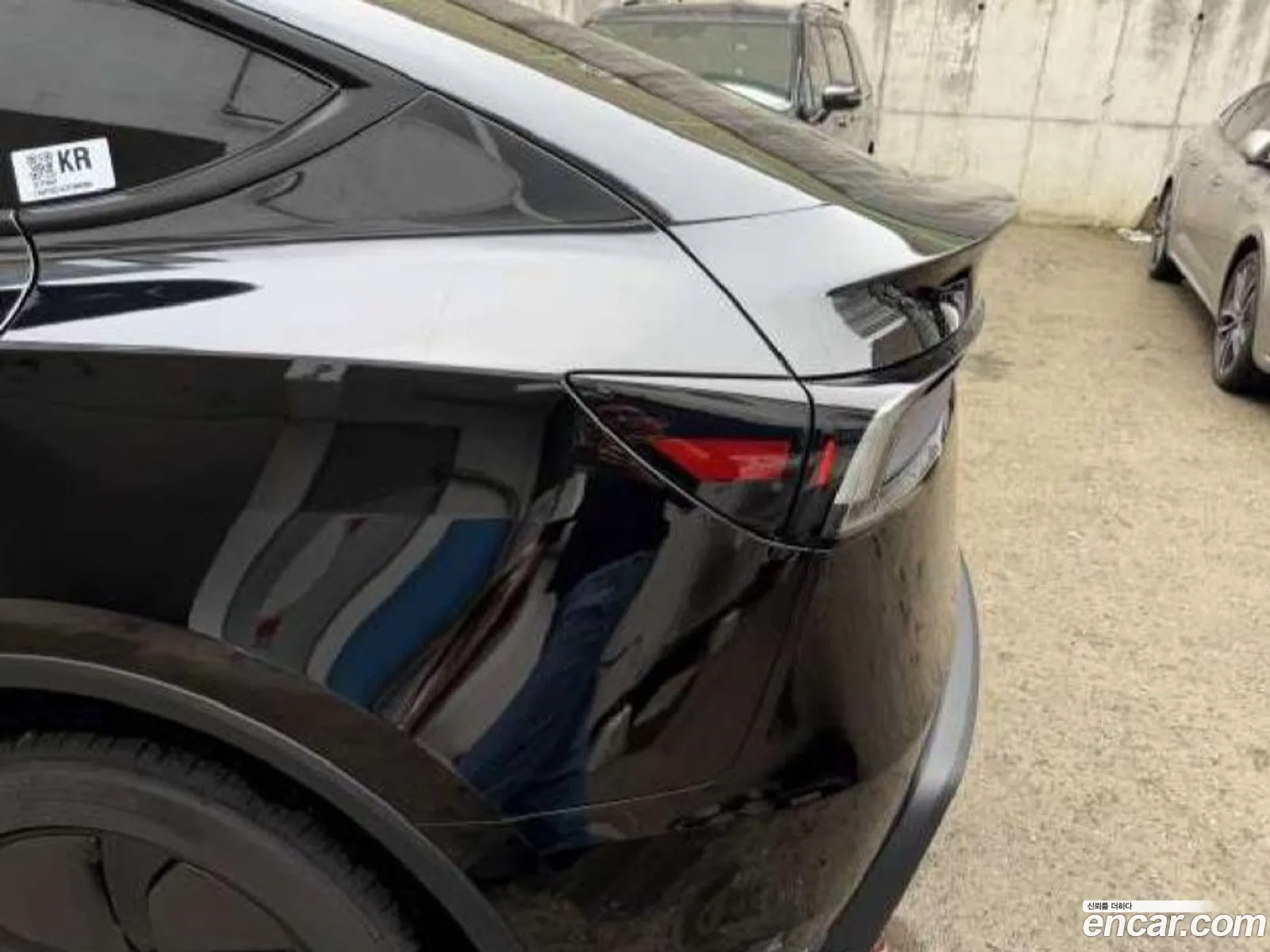 Tesla Model Y 2026 — 12