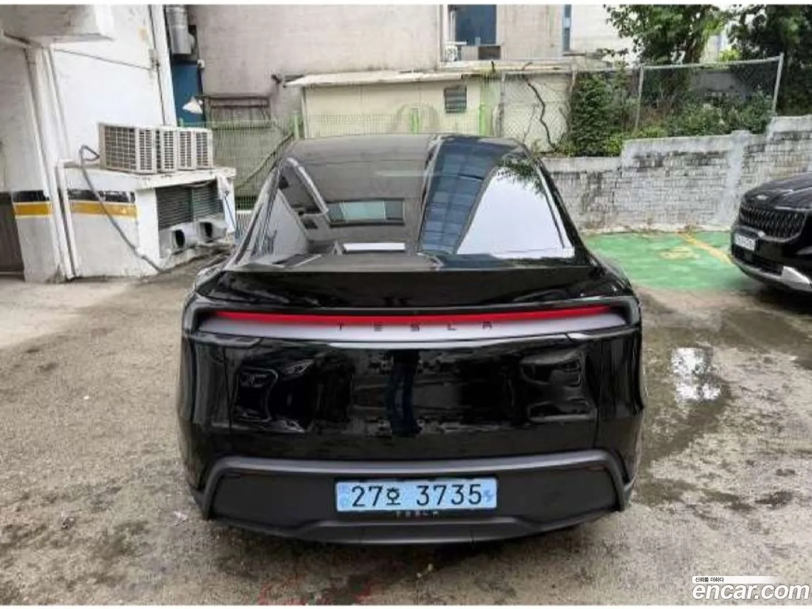 Tesla Model Y 2026 — 8