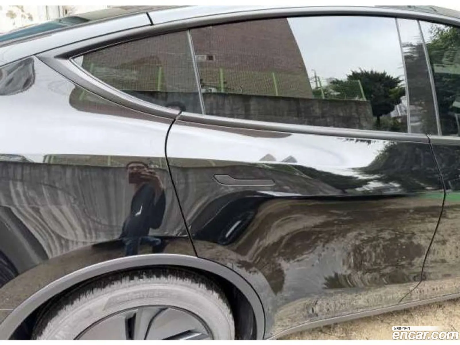 Tesla Model Y 2026 — 10