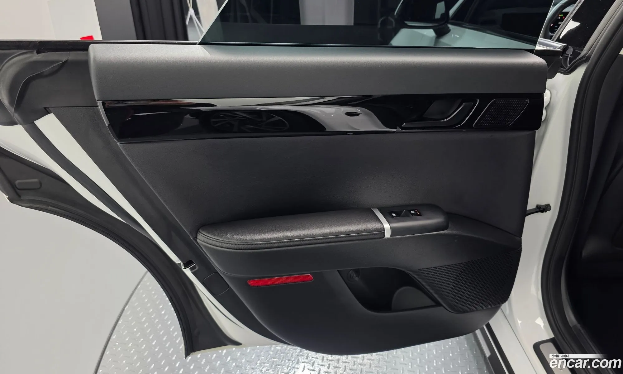 Hyundai Grandeur Hybrid 2024 — 17