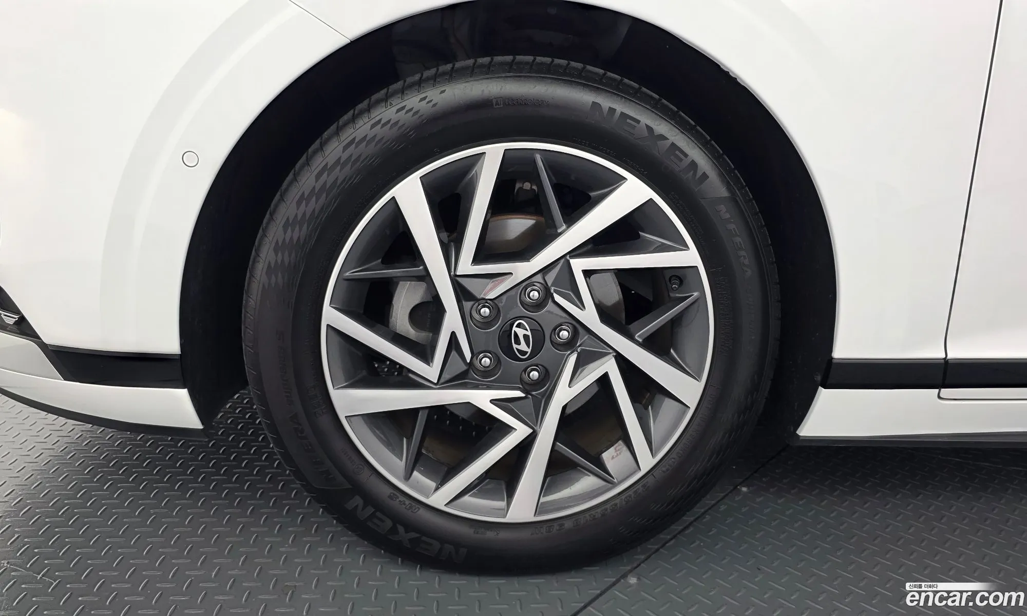 Hyundai Grandeur Hybrid 2024 — 21
