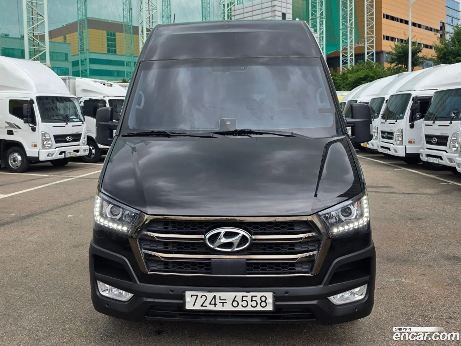Hyundai Solati 2019 KMJUG17RPLC003046 — 4