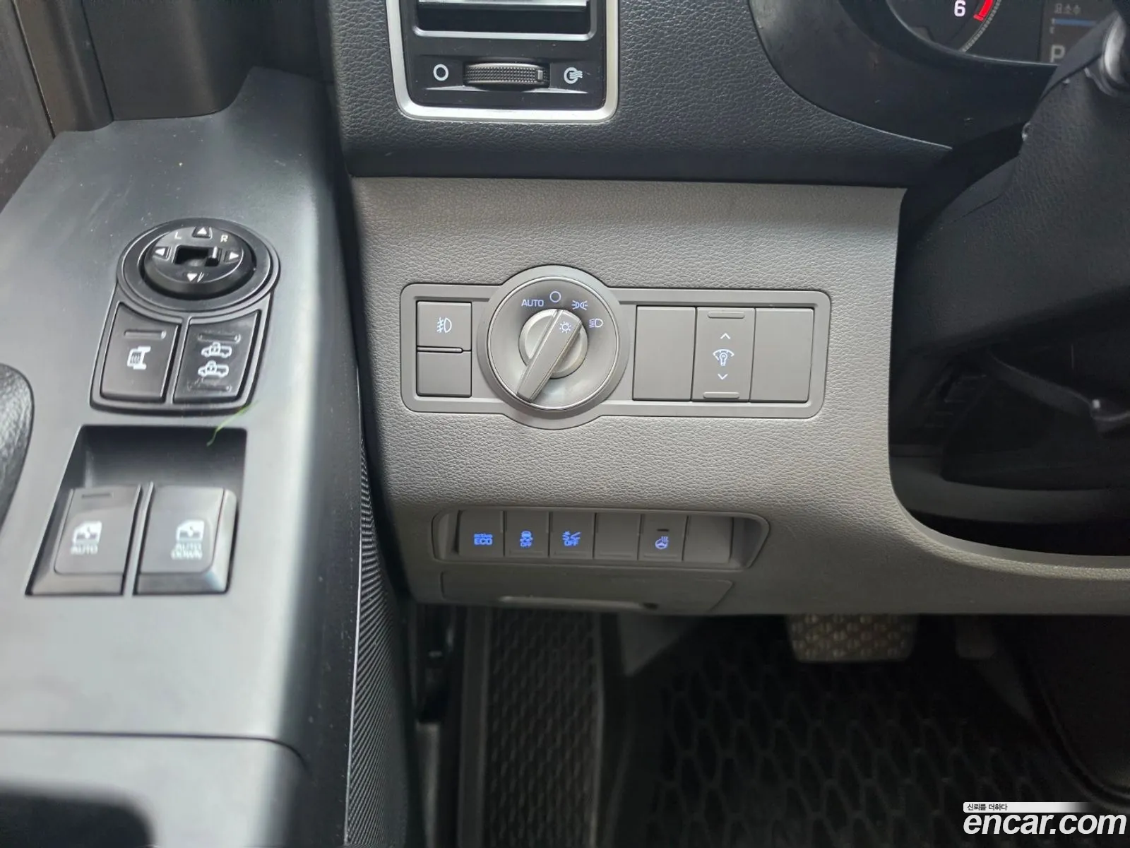 Hyundai Solati 2019 KMJUG17RPLC003046 — 16