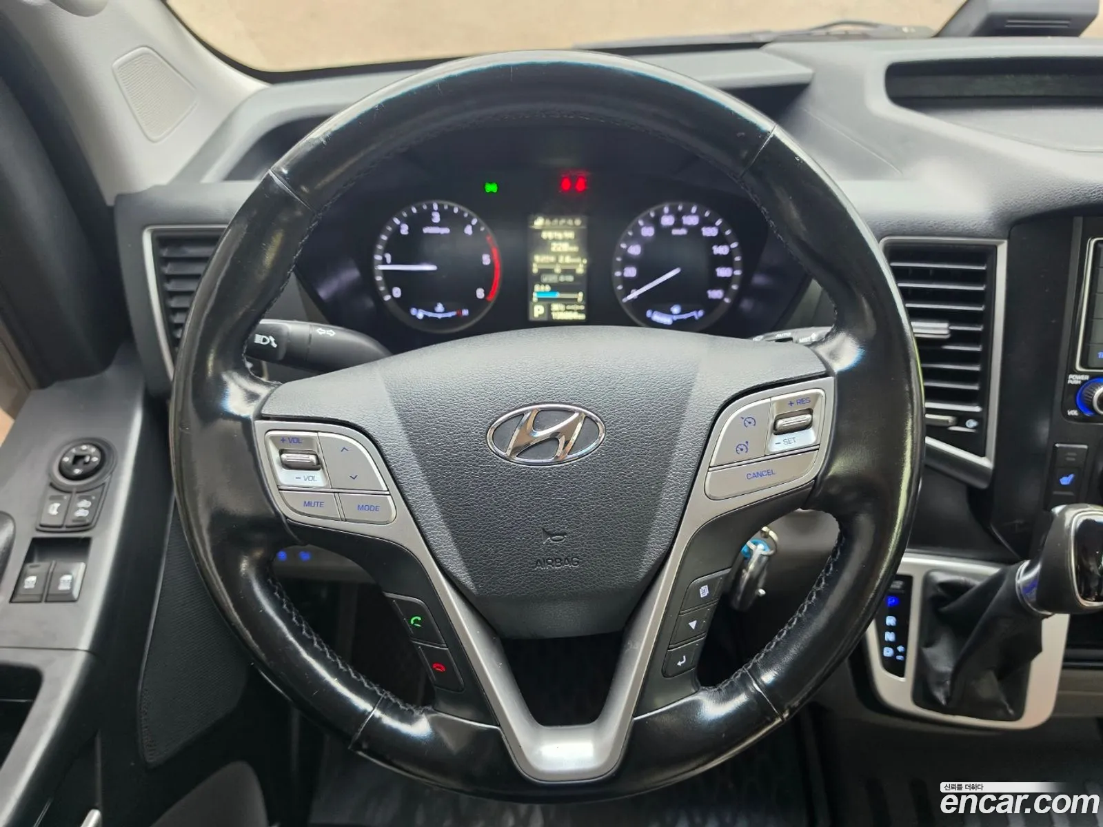 Hyundai Solati 2019 KMJUG17RPLC003046 — 15