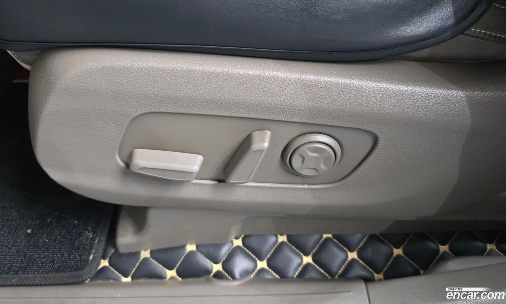 Kia Carnival 2023 KNANE81BBPS360331 — 8