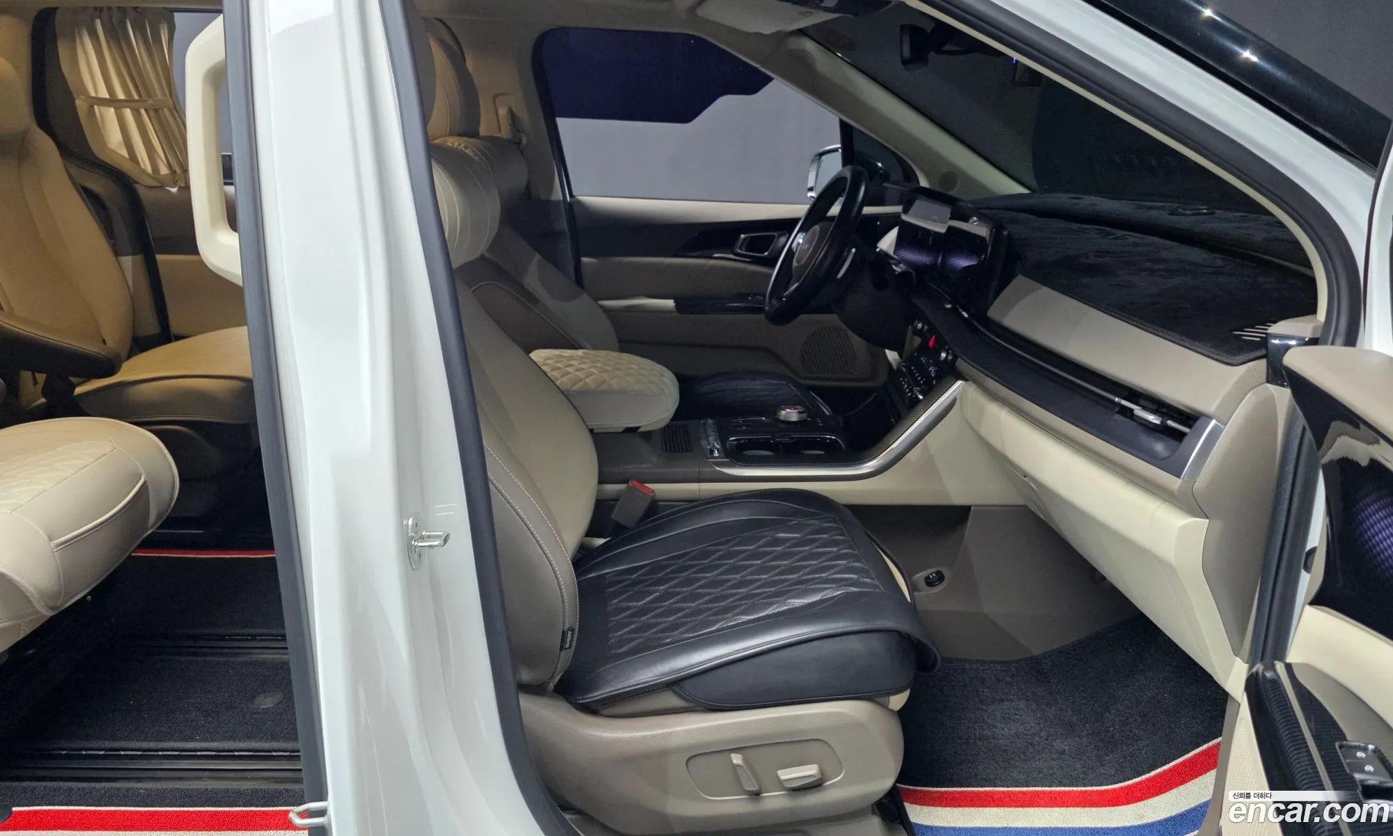Kia Carnival 2023 KNANE81BBPS360331 — 6