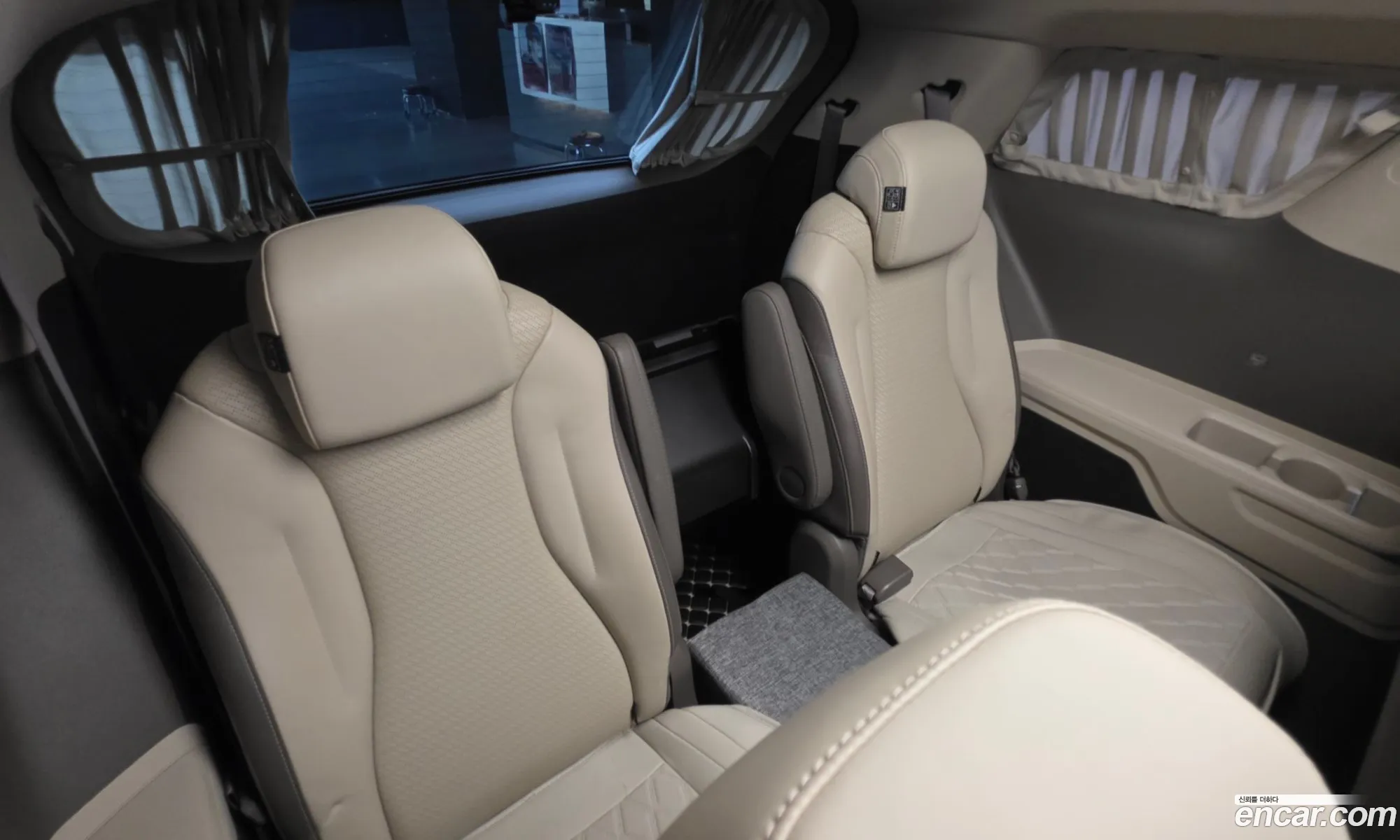 Kia Carnival 2023 KNANE81BBPS360331 — 18