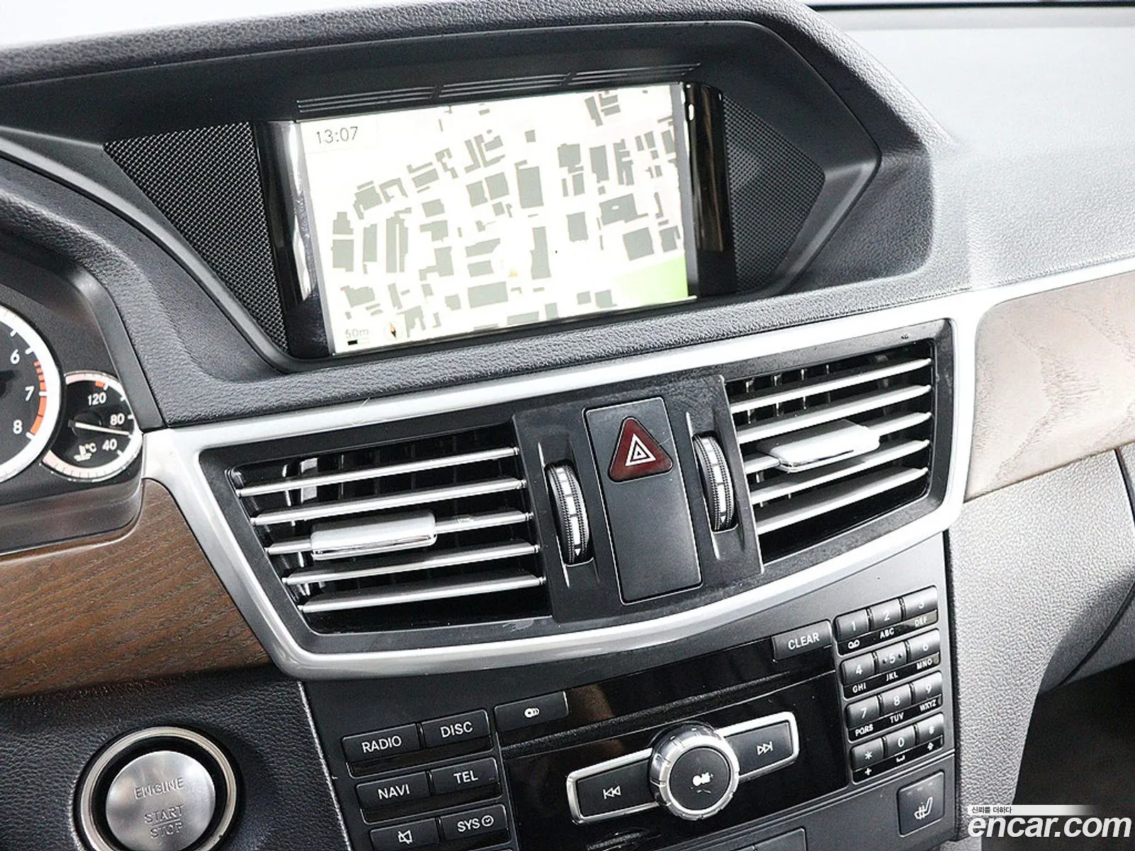 Mercedes-Benz E-Class W212 2013 — 16