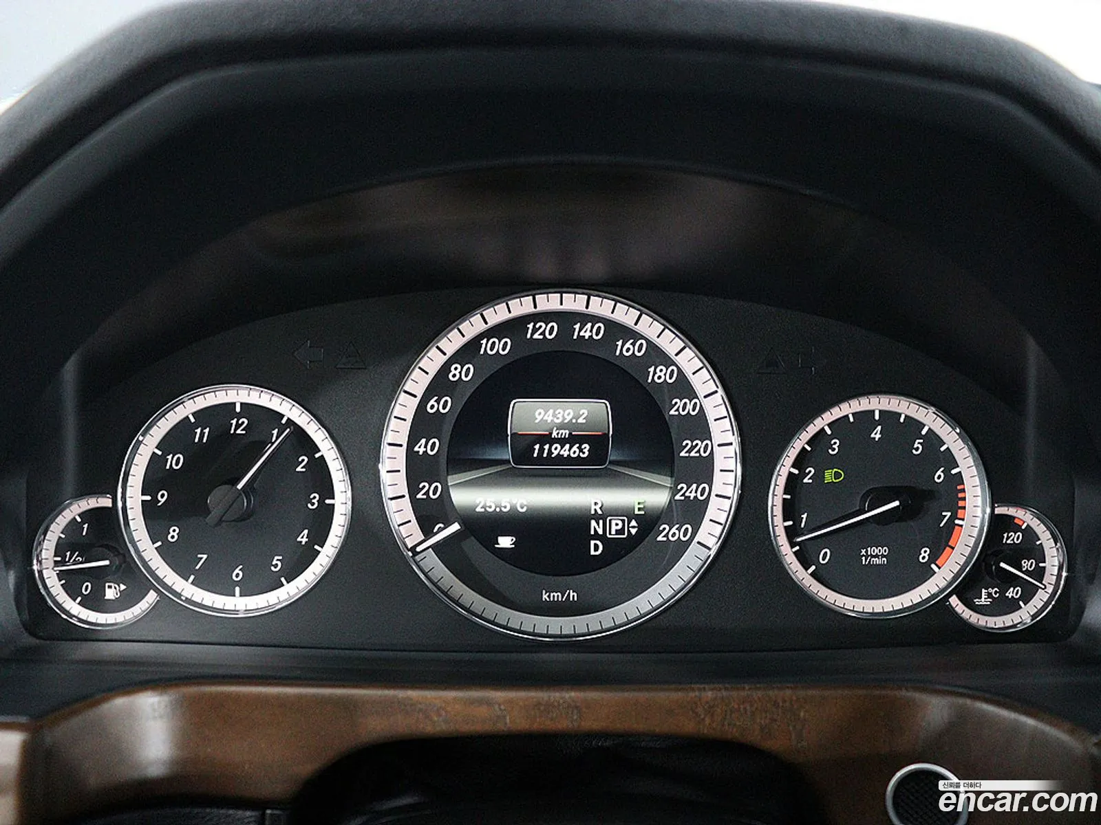 Mercedes-Benz E-Class W212 2013 — 10