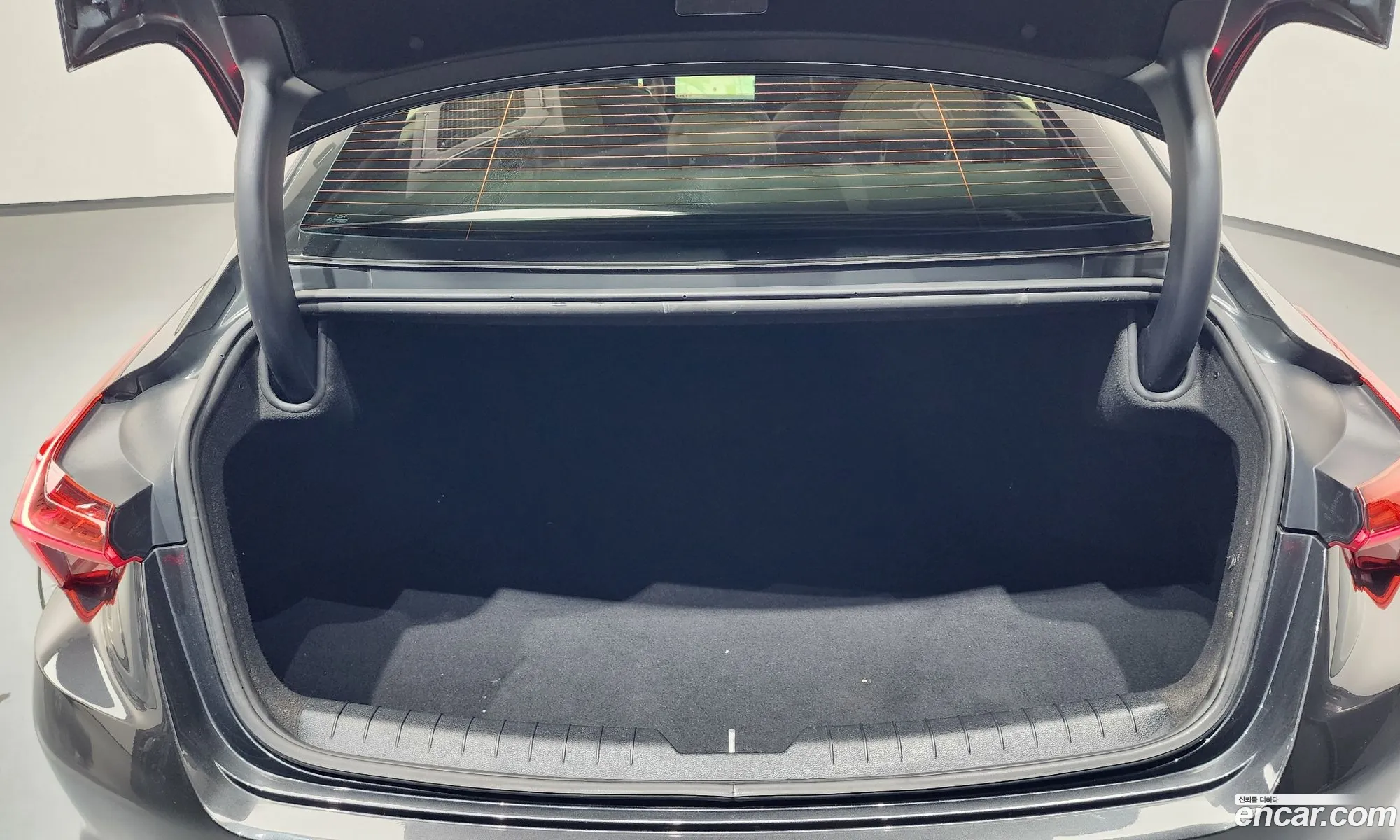 Kia K8 2021 — 8