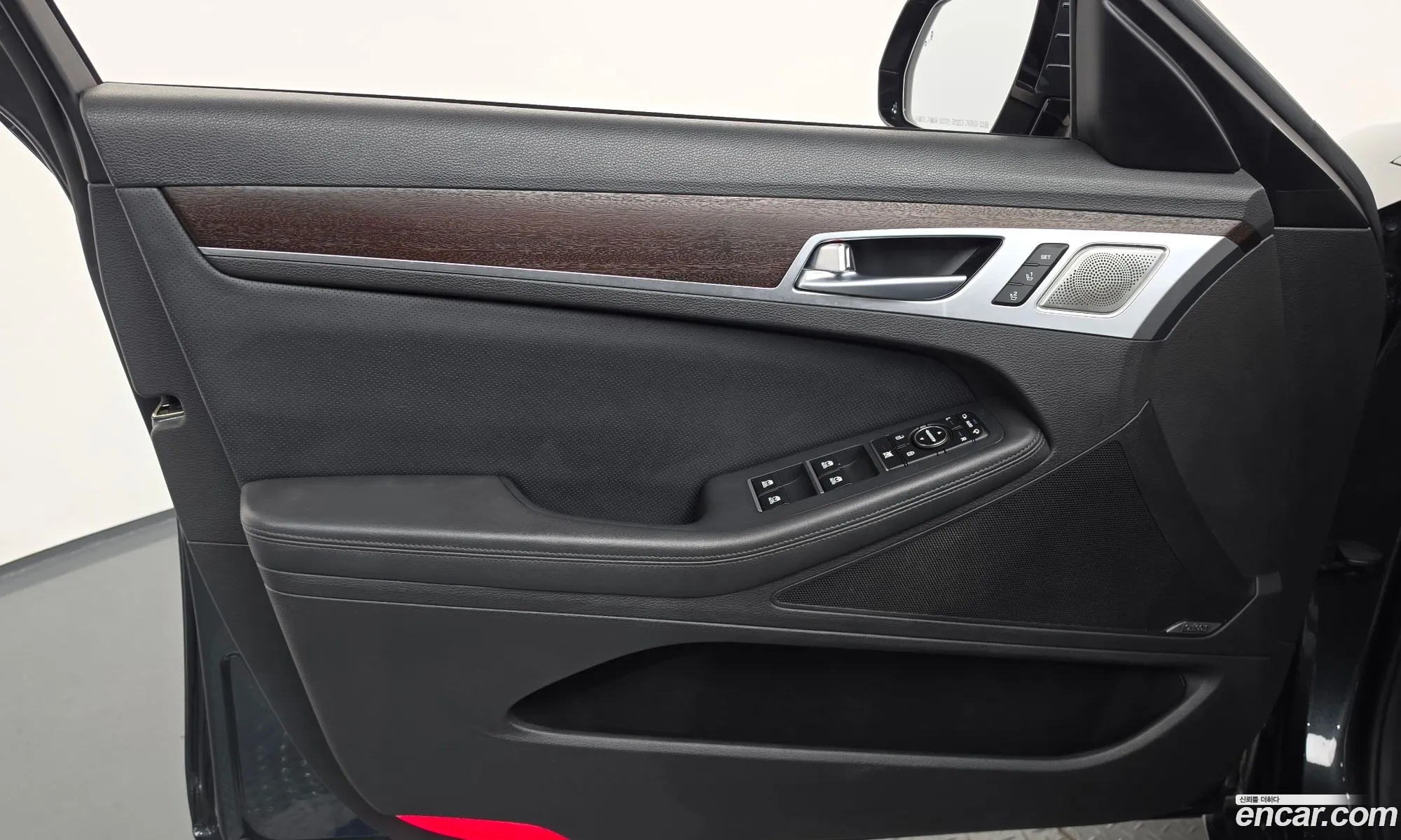 Genesis G80 2018 KMHGN41DDJU294288 — 9