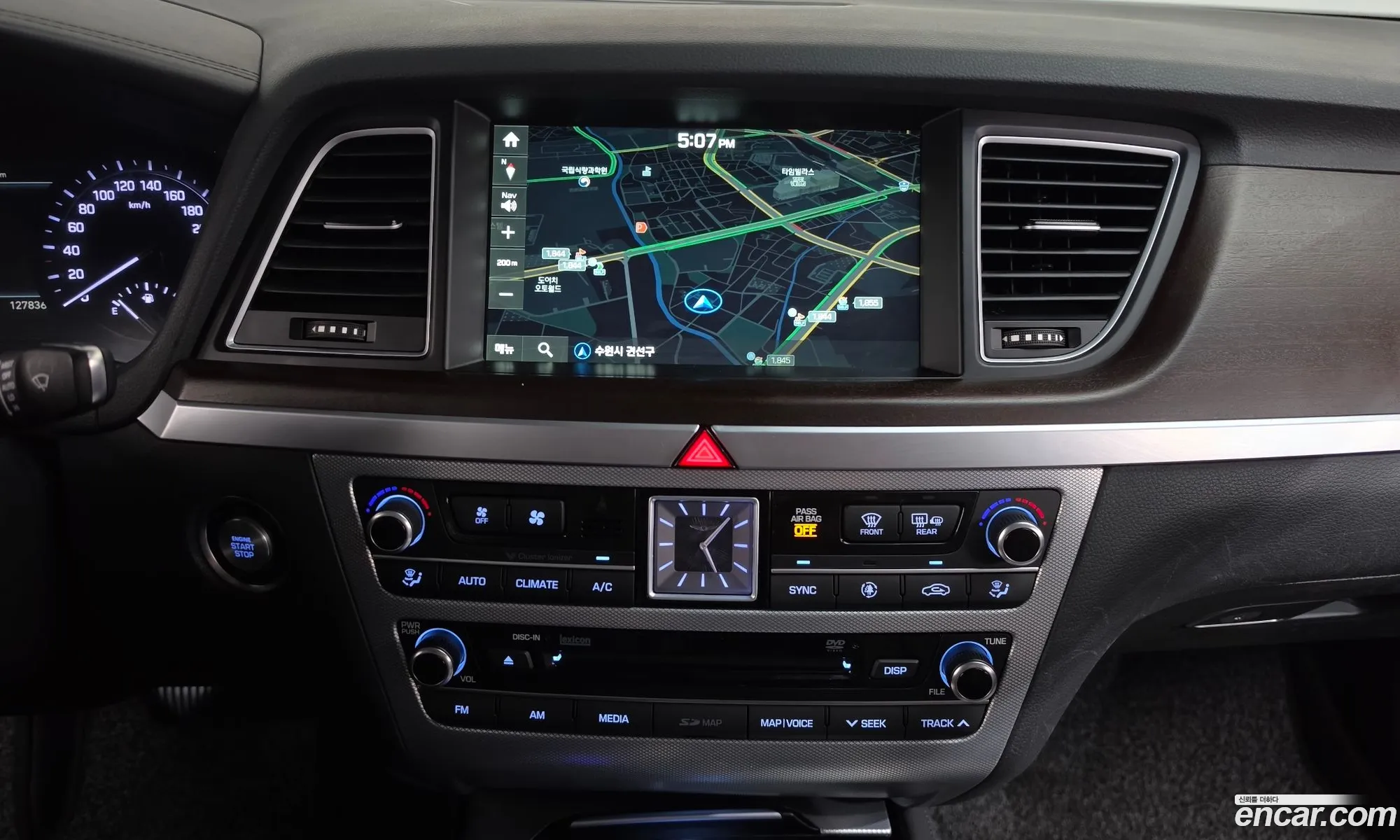 Genesis G80 2018 KMHGN41DDJU294288 — 32