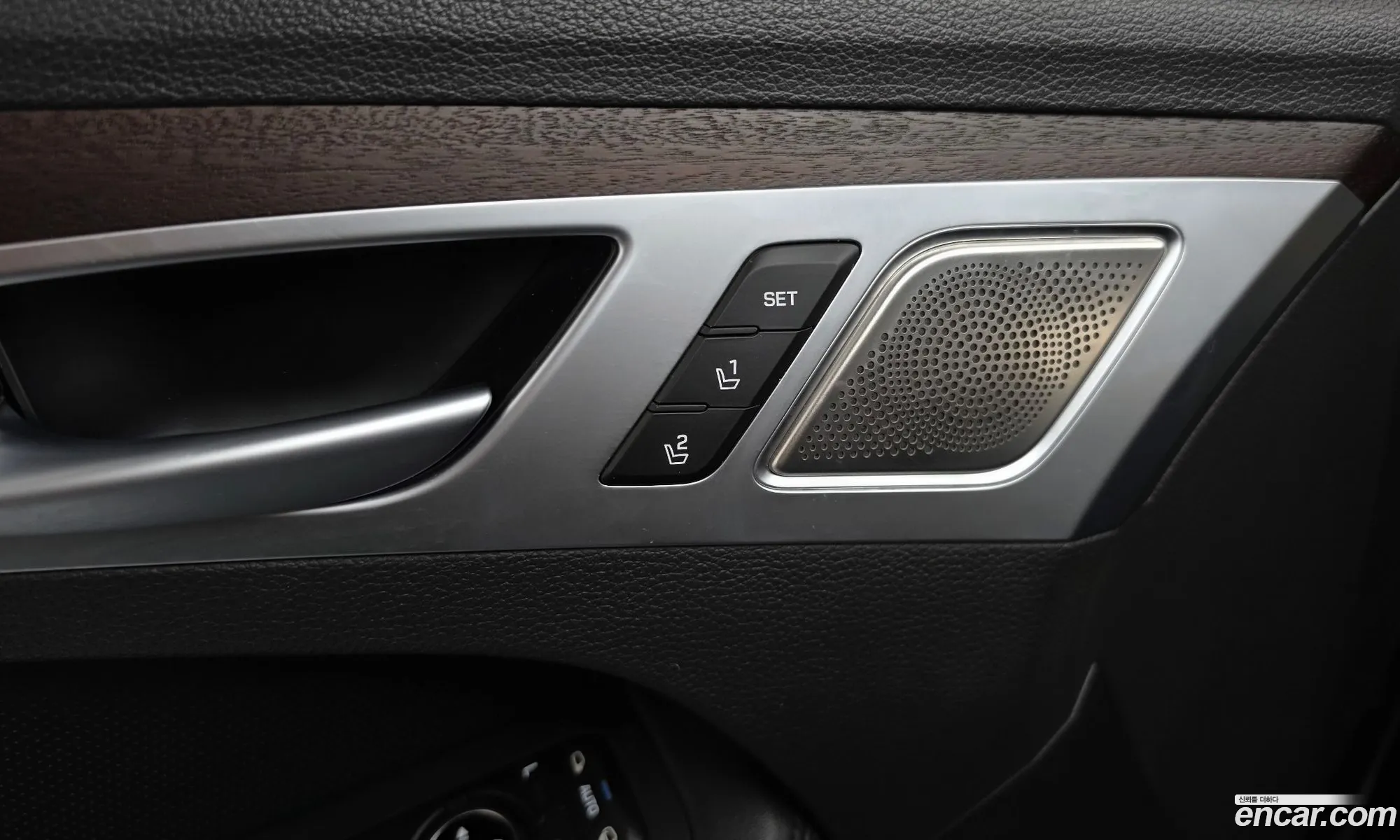 Genesis G80 2018 KMHGN41DDJU294288 — 35