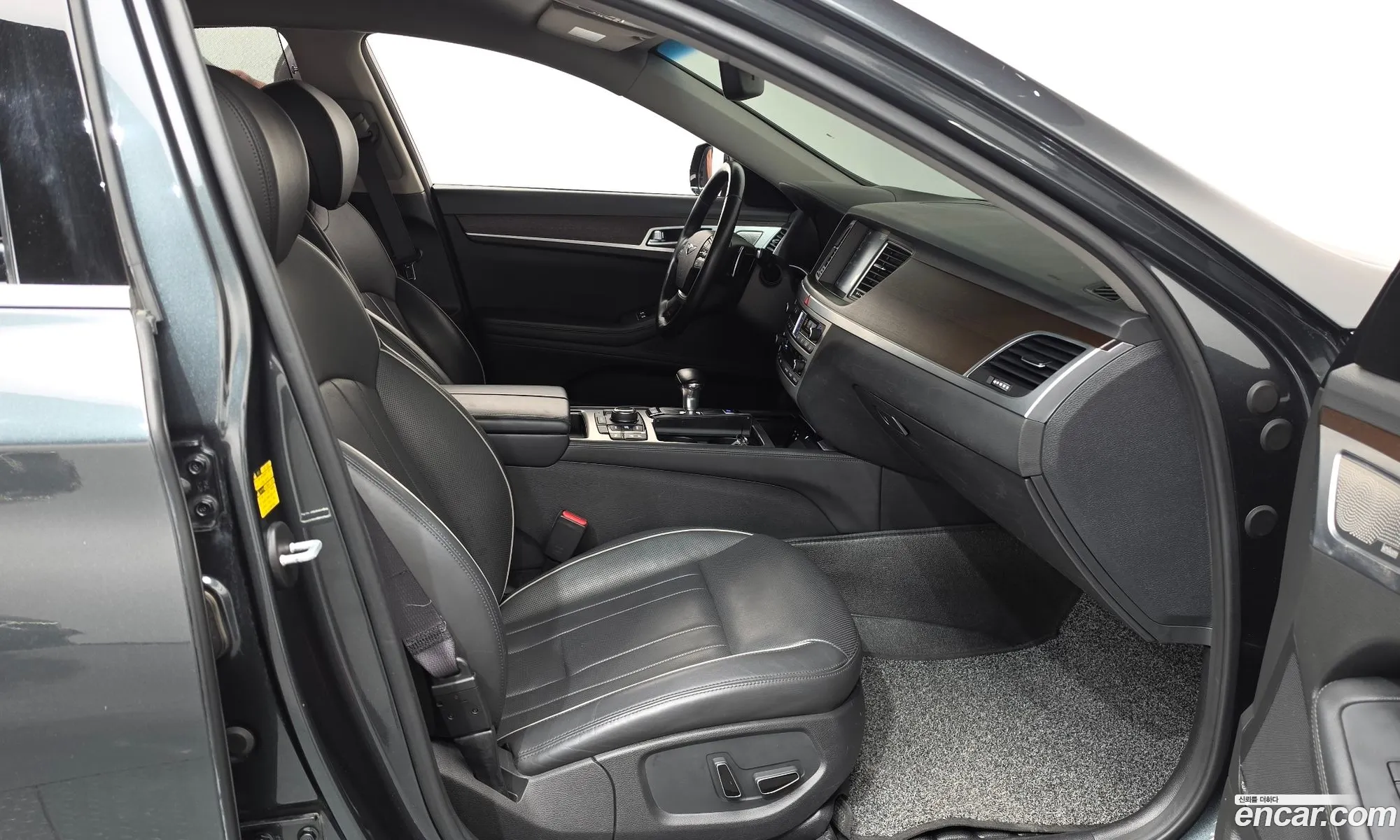 Genesis G80 2018 KMHGN41DDJU294288 — 12