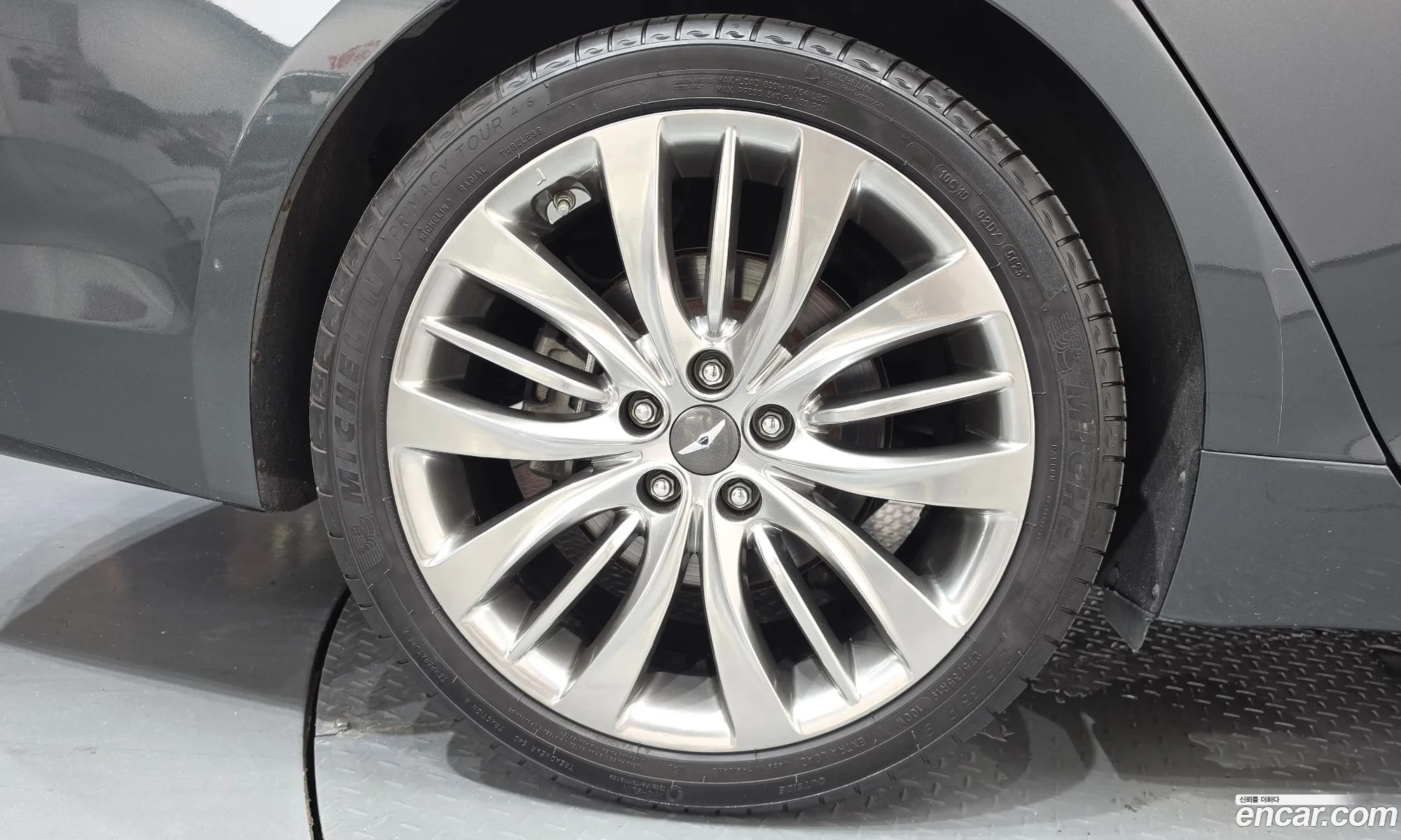 Genesis G80 2018 KMHGN41DDJU294288 — 24