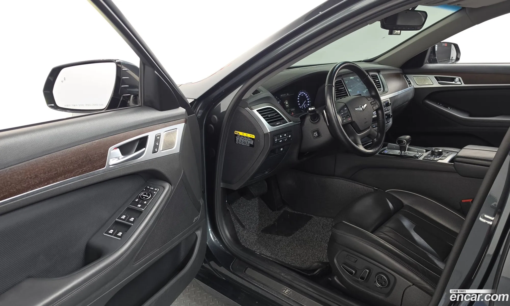 Genesis G80 2018 KMHGN41DDJU294288 — 4