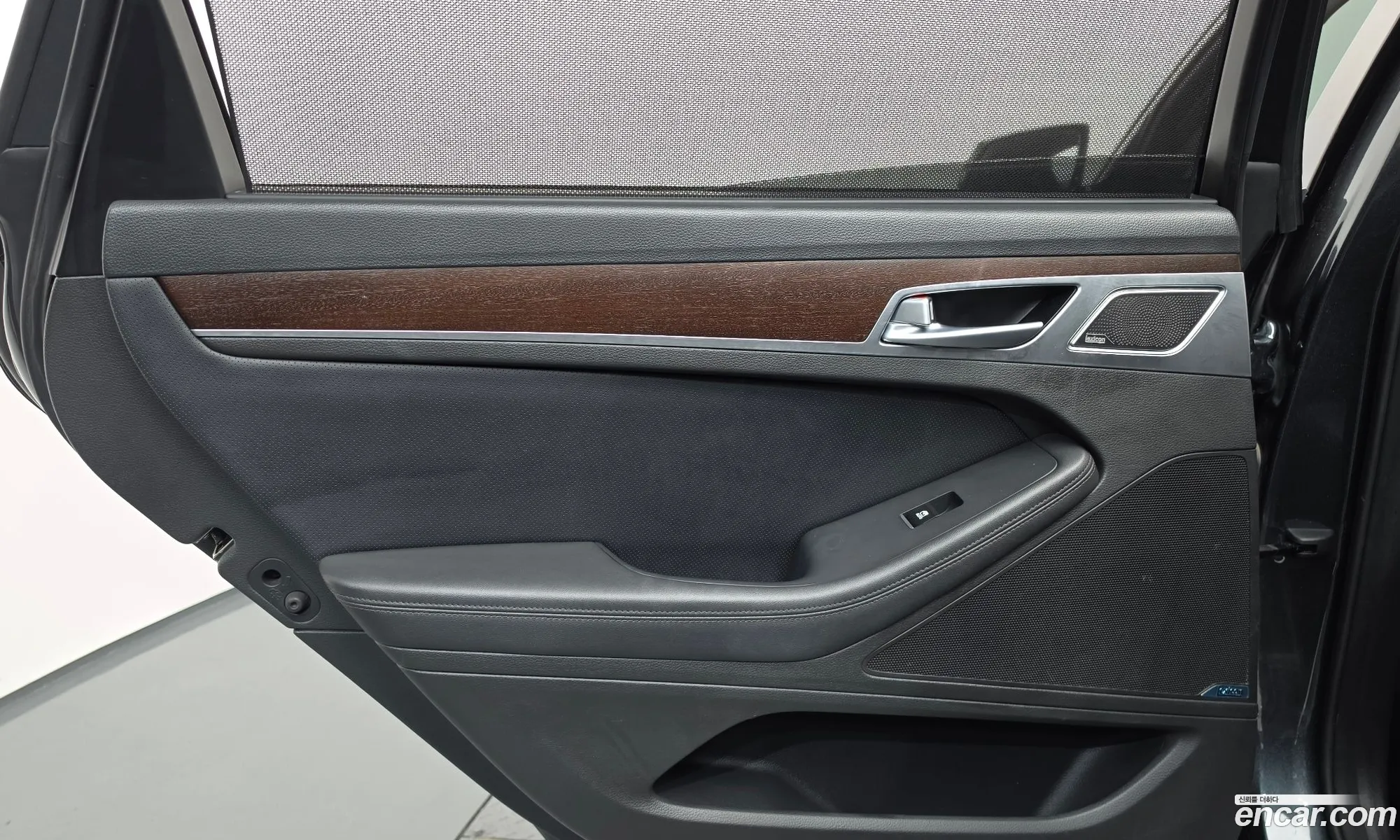 Genesis G80 2018 KMHGN41DDJU294288 — 37