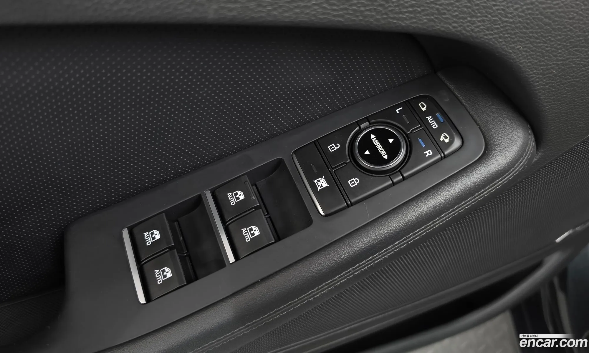 Genesis G80 2018 KMHGN41DDJU294288 — 11