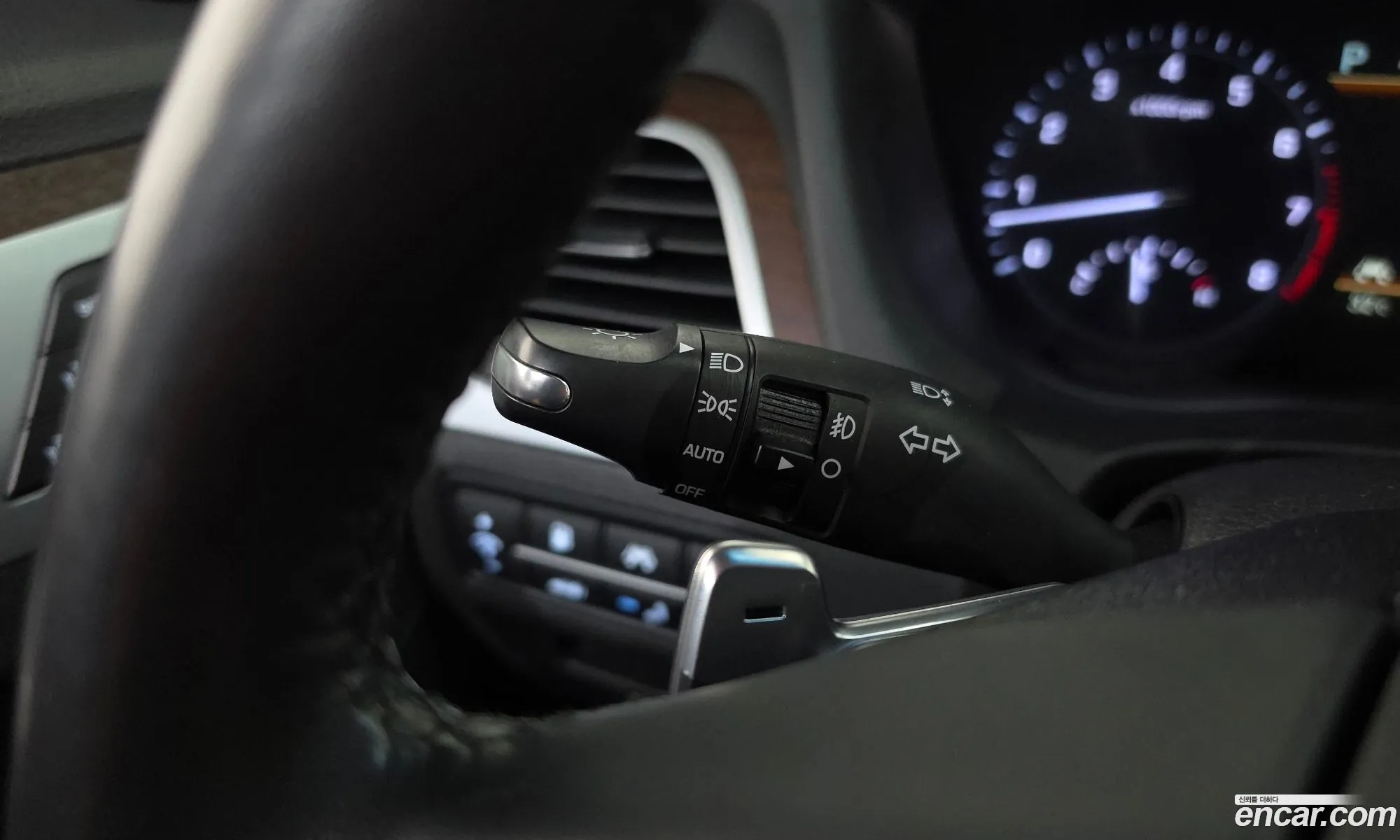 Genesis G80 2018 KMHGN41DDJU294288 — 10