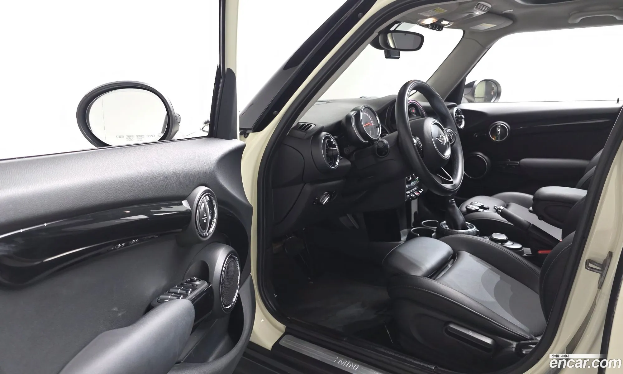 Mini Cooper 2015 WMWXS5105F2B04954 — 17