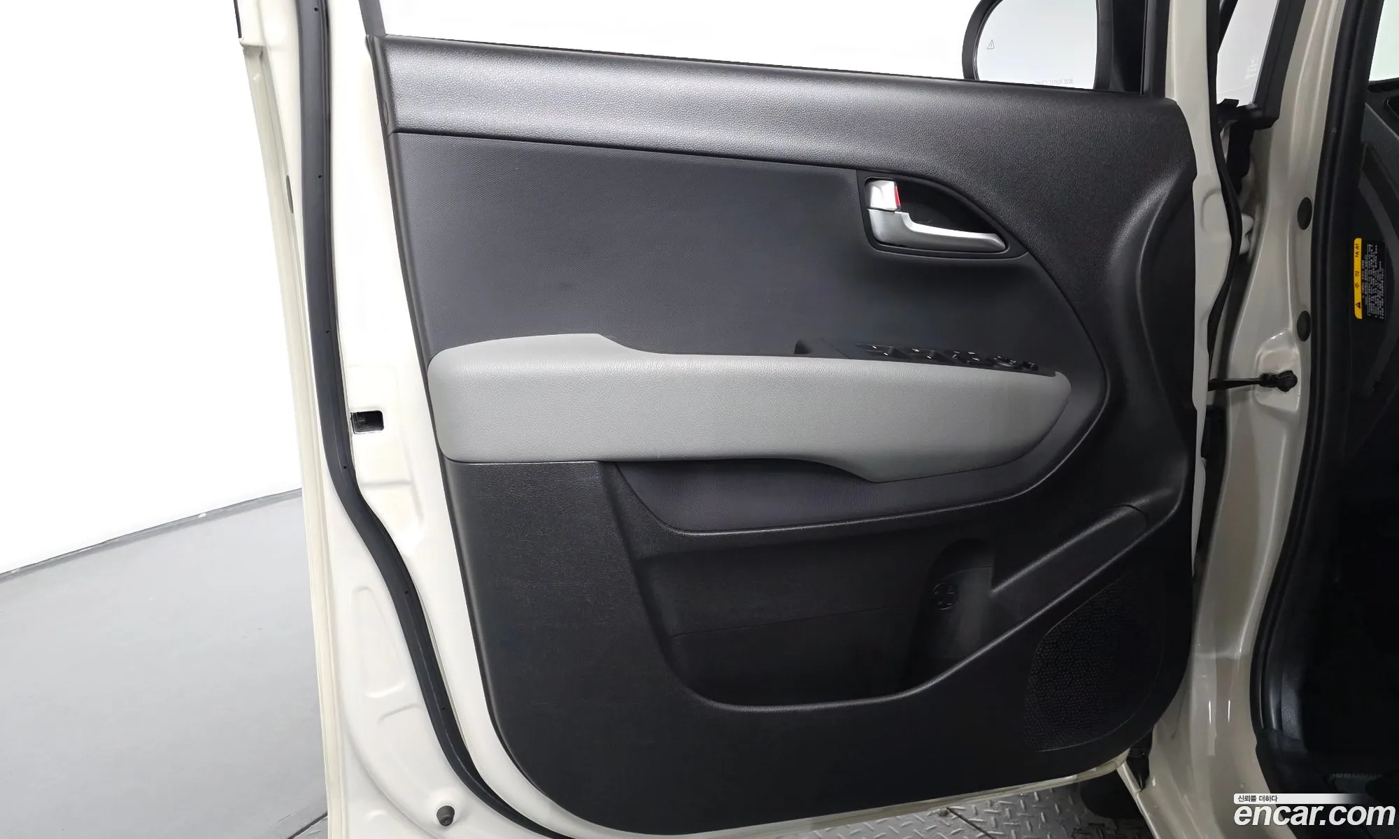 Kia Kia Ray EV 2024 — 27