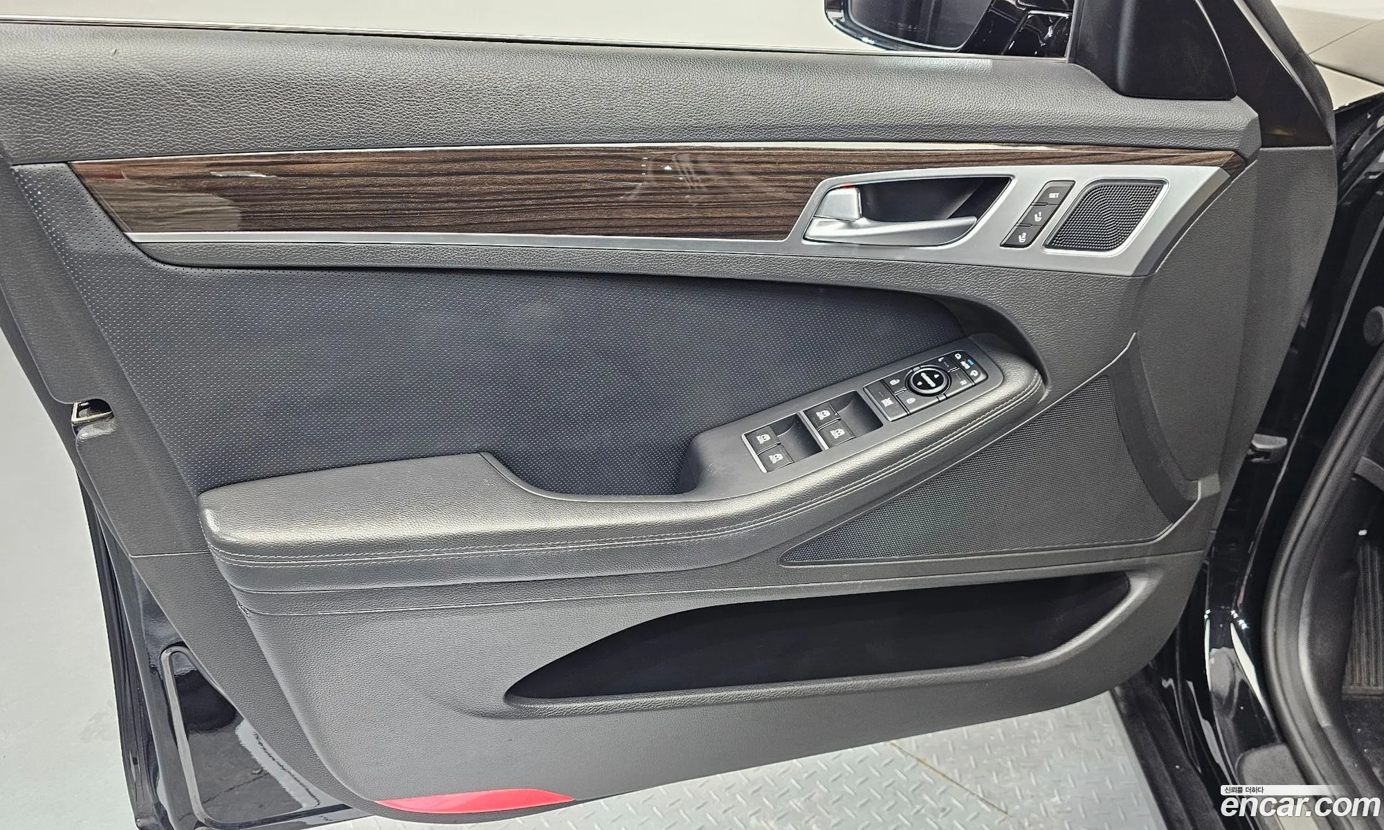 Genesis G80 2019 KMHGL41DBLU340305 — 26