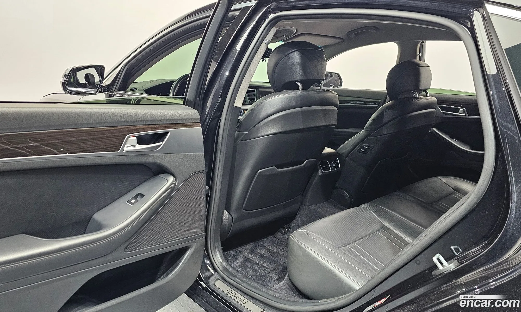 Genesis G80 2019 KMHGL41DBLU340305 — 12