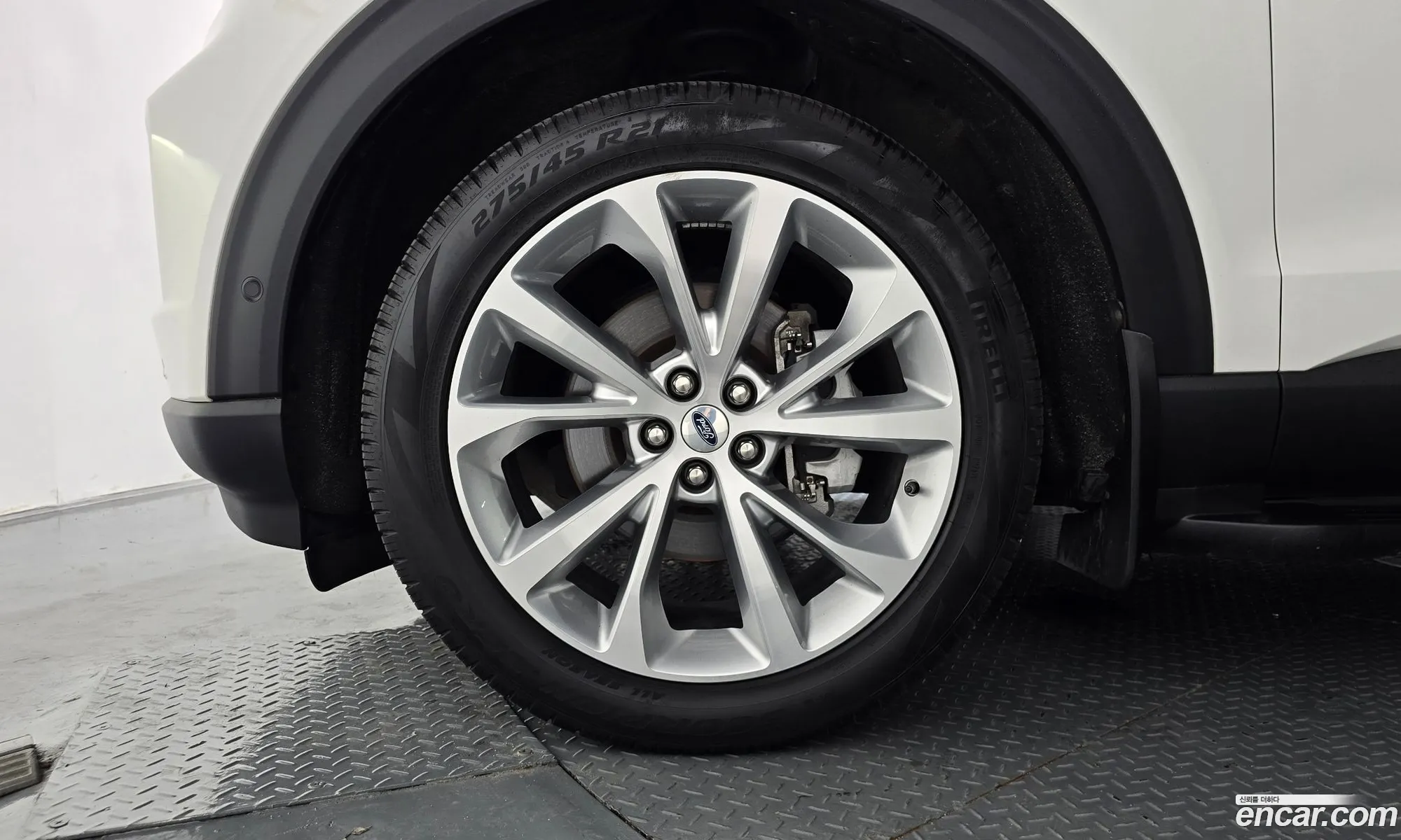 Ford Explorer 6th Gen 2022 1FM5K8HC5NGC25974 — 4