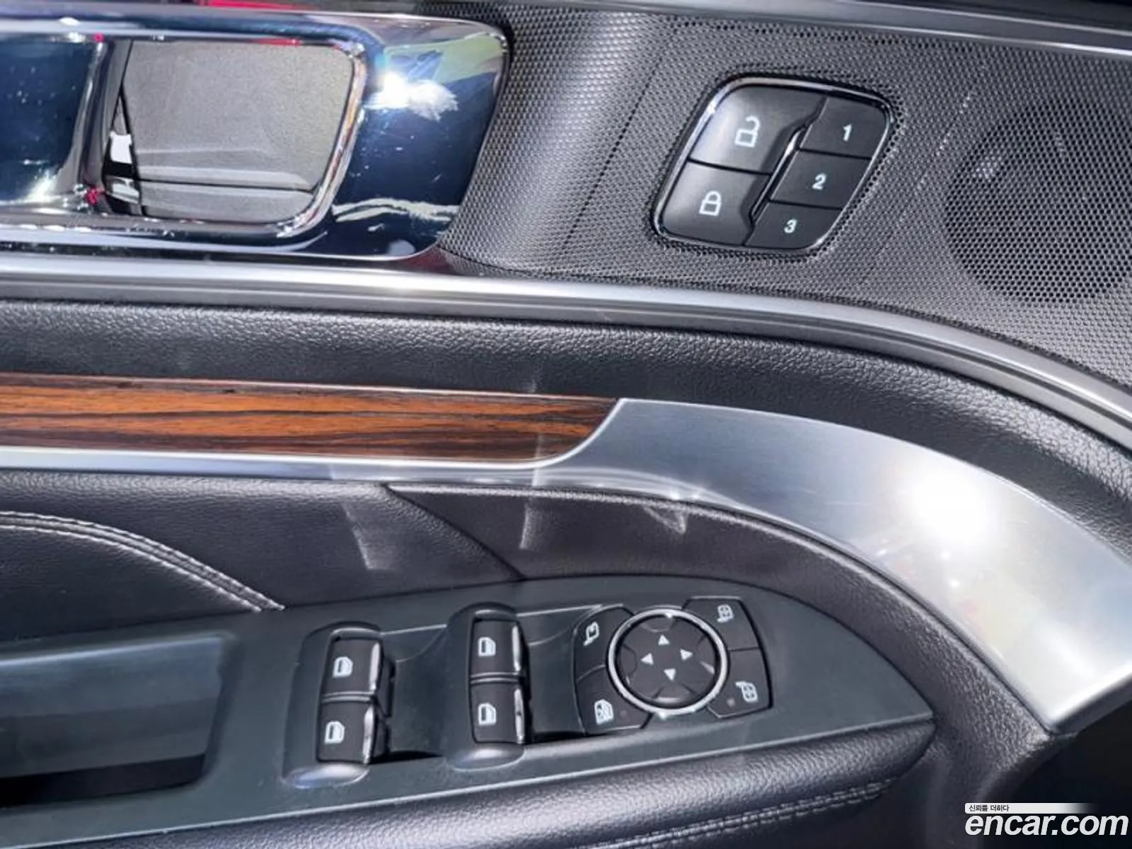 Ford Explorer 2019 — 18