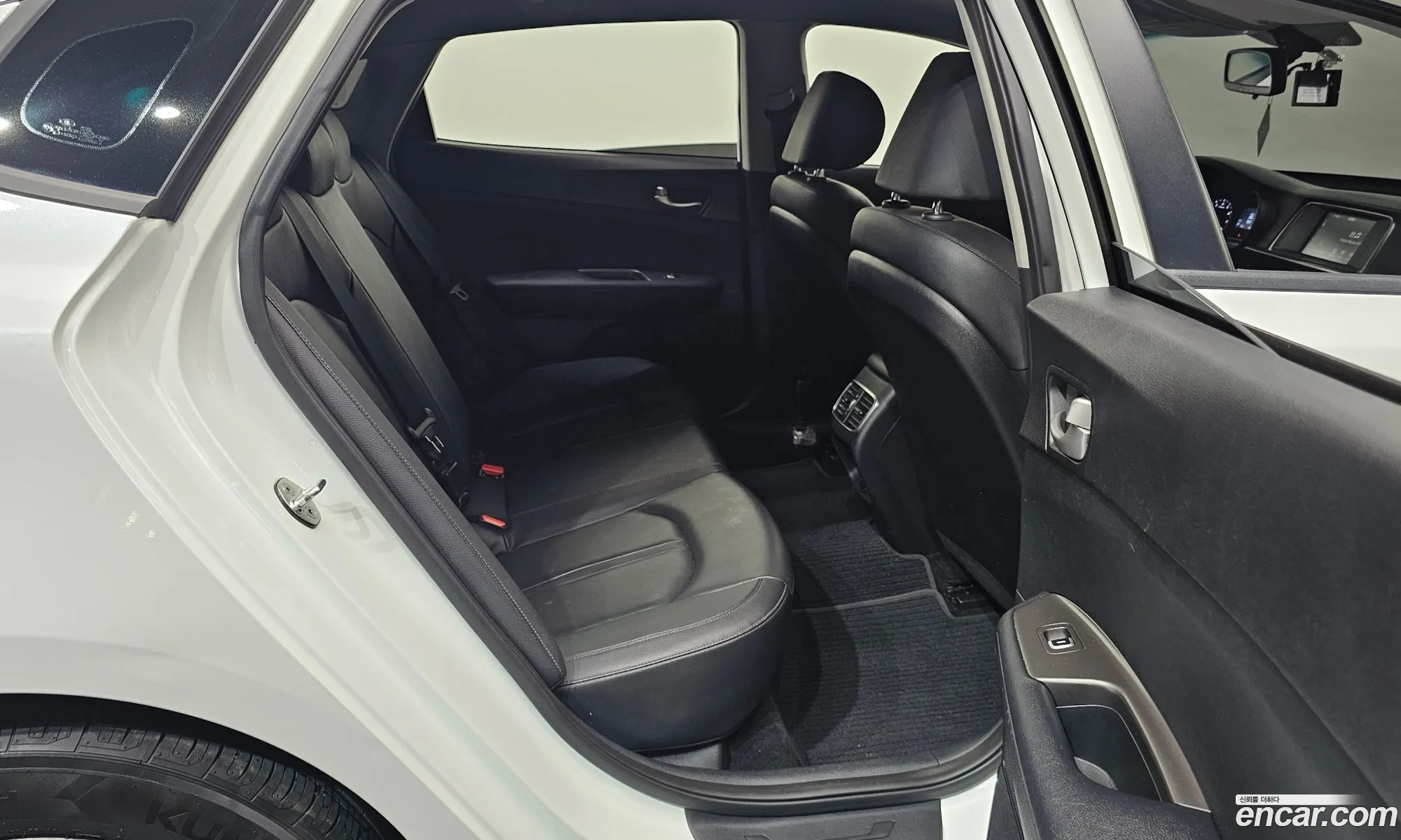 Kia K5 2018 KNAGS416BKA267124 — 6