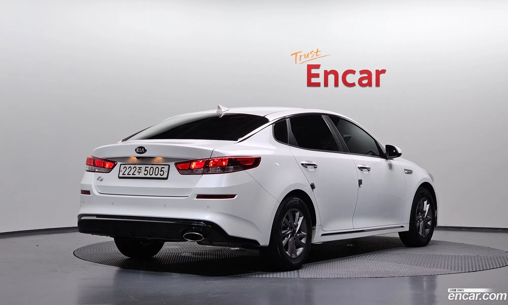 Kia K5 2018 KNAGS416BKA267124 — 17