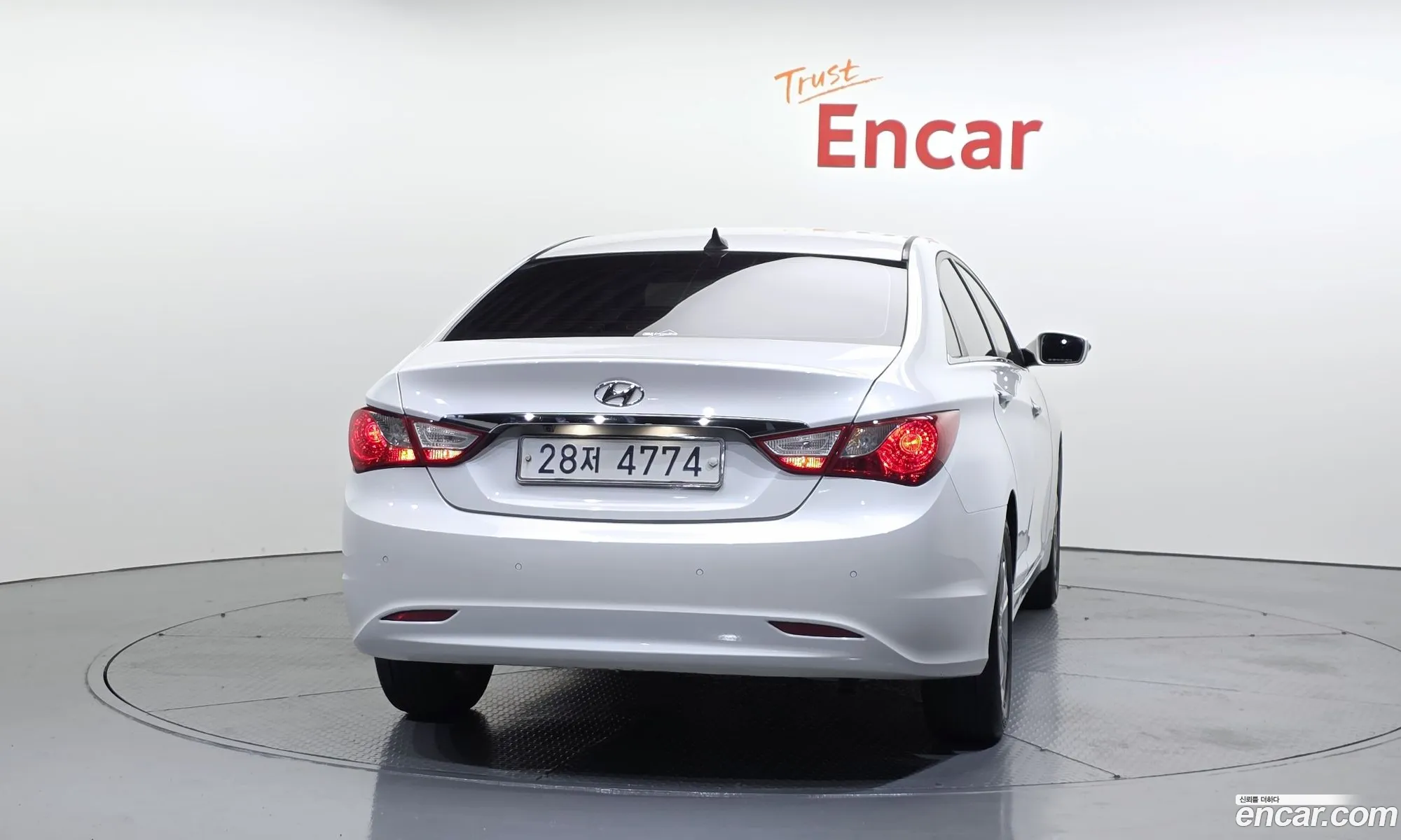 Hyundai YF Sonata 2010 KMHEC41MBAA075749 — 14
