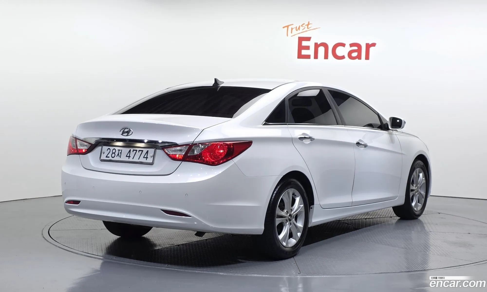 Hyundai YF Sonata 2010 KMHEC41MBAA075749 — 3