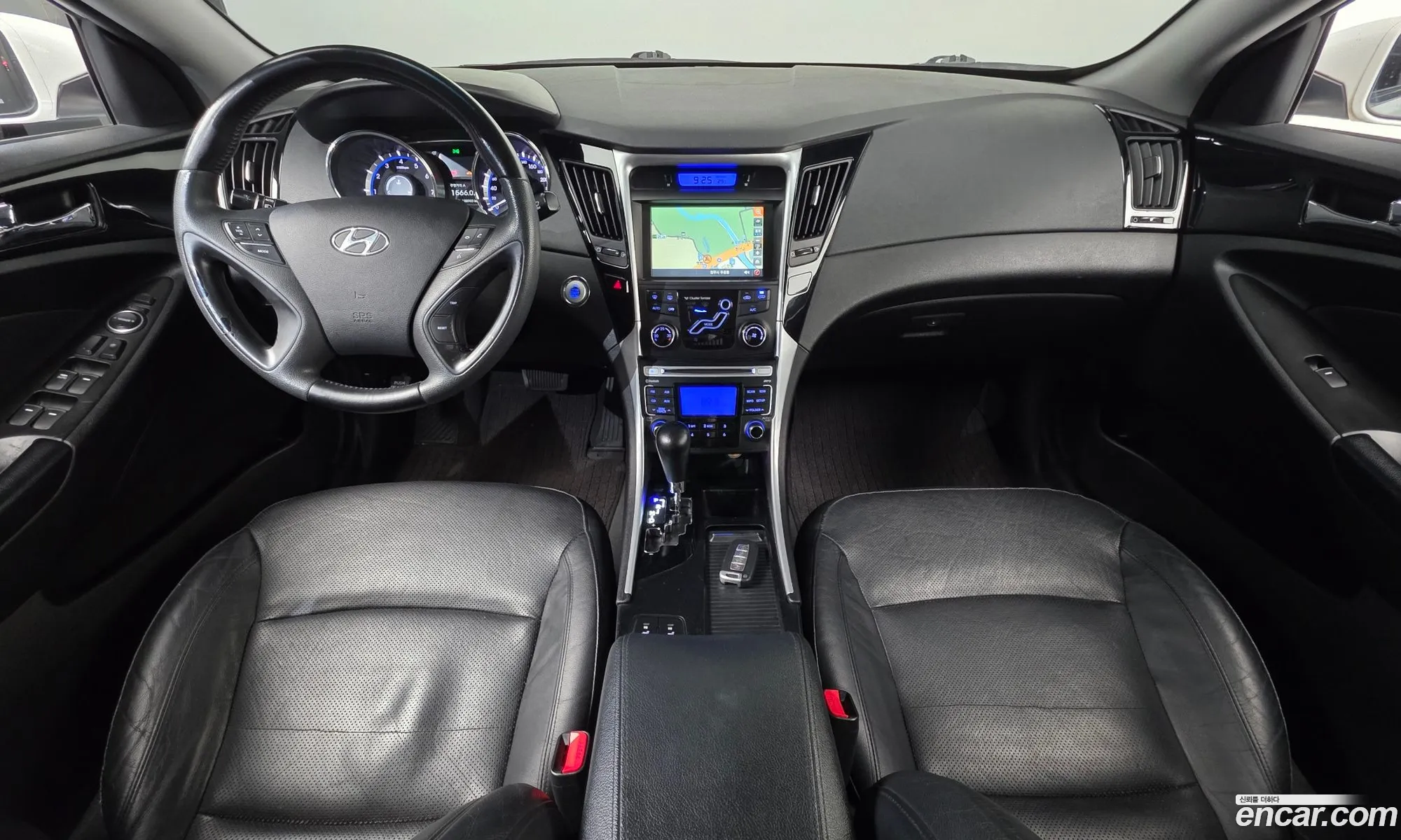 Hyundai YF Sonata 2010 KMHEC41MBAA075749 — 6