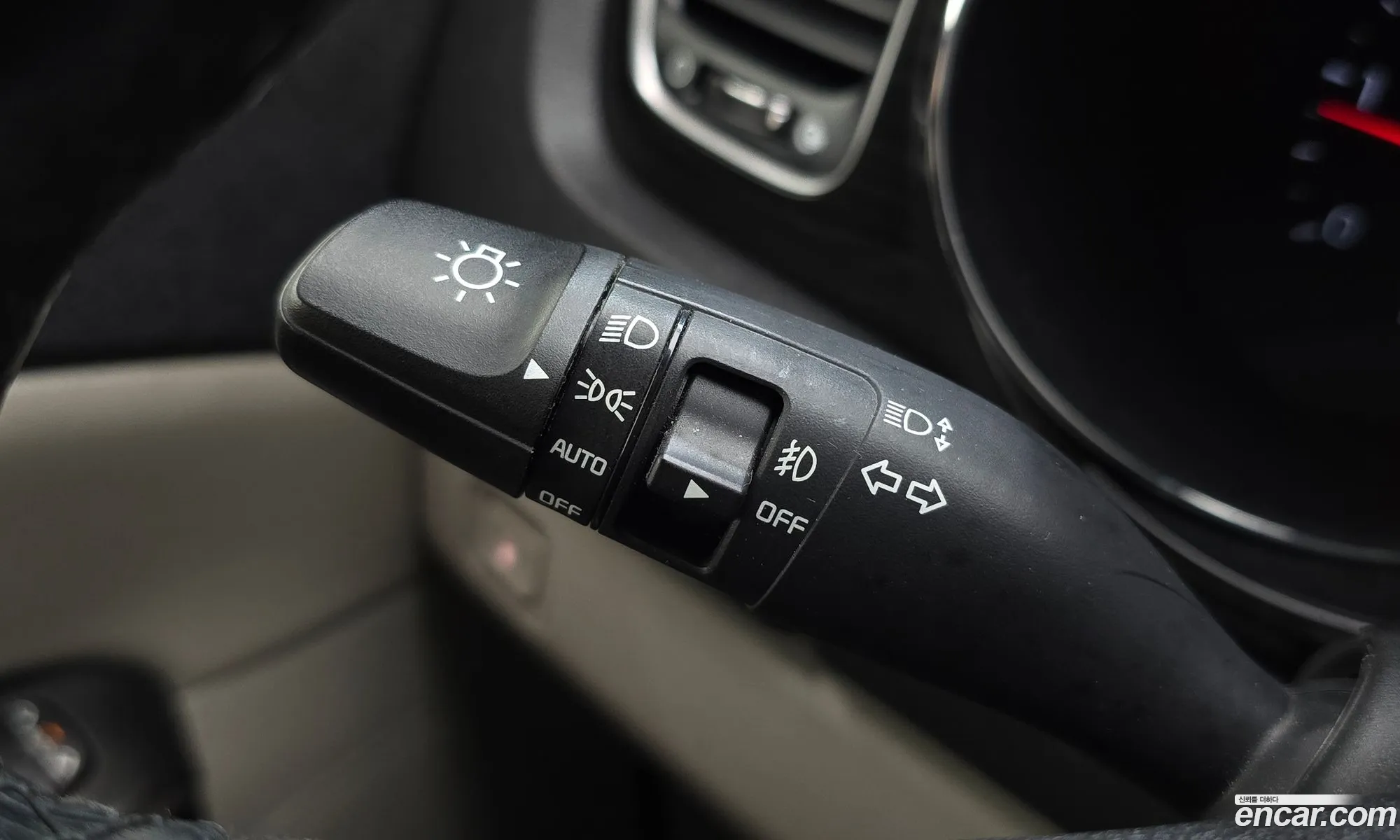 Kia Carnival 2018 KNAME81ABKS511749 — 13