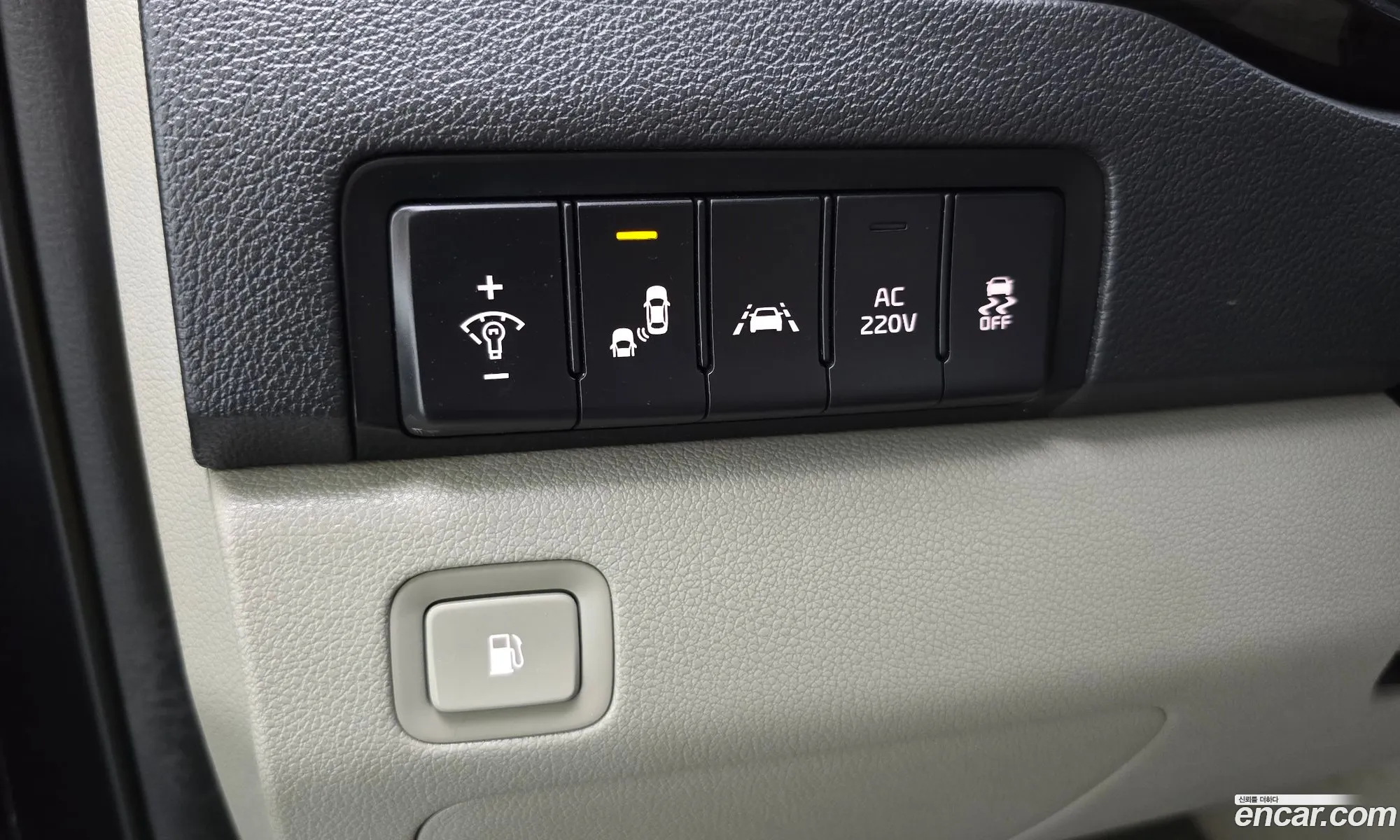 Kia Carnival 2018 KNAME81ABKS511749 — 15