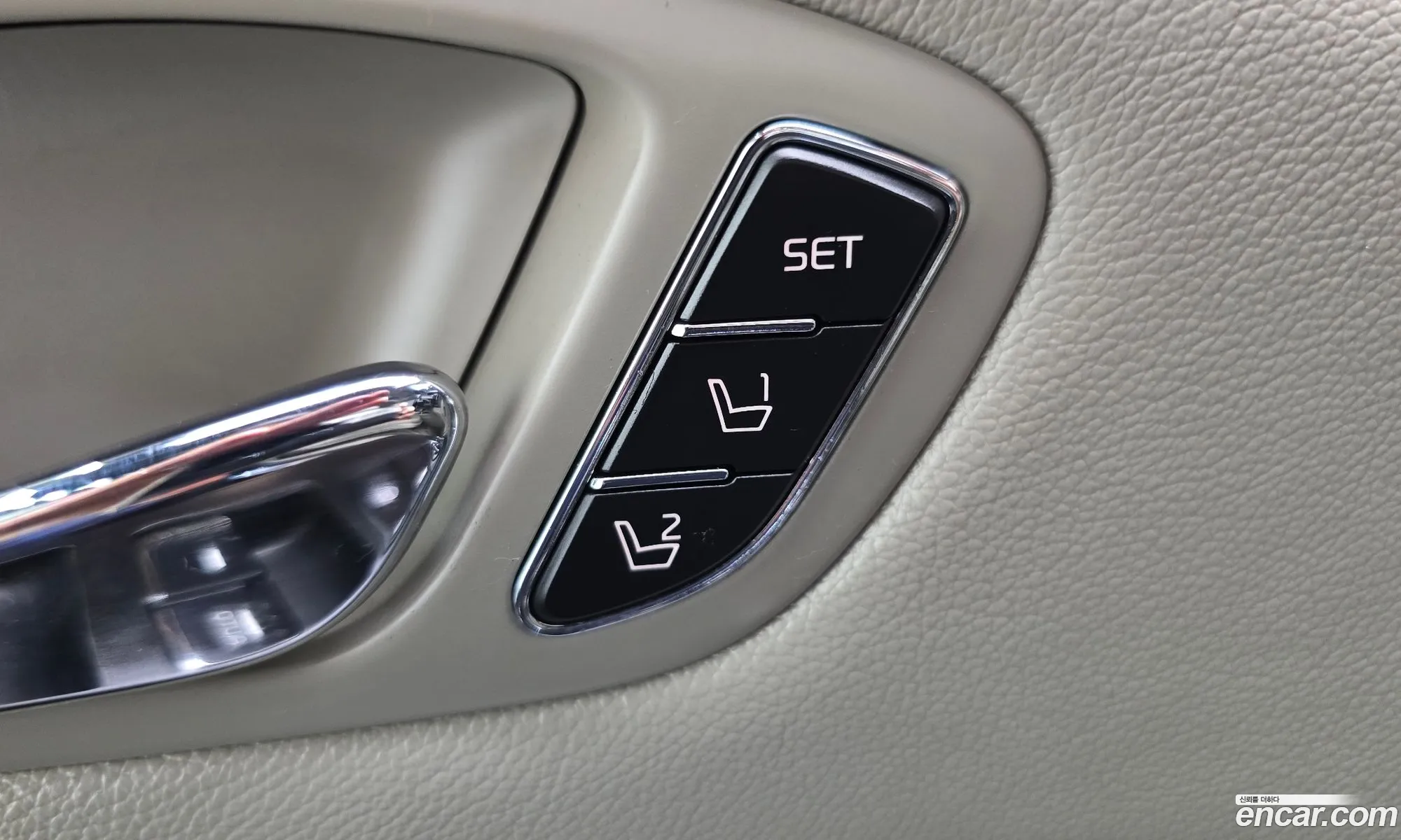 Kia Carnival 2018 KNAME81ABKS511749 — 3