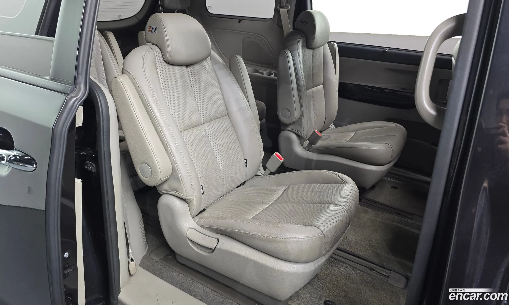 Kia Carnival 2018 KNAME81ABKS511749 — 9