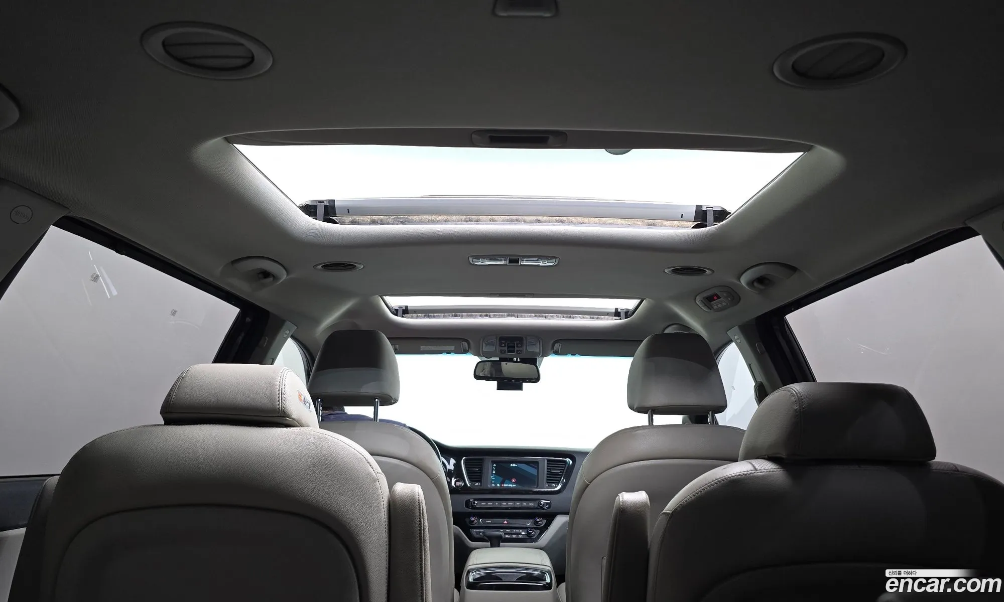 Kia Carnival 2018 KNAME81ABKS511749 — 4