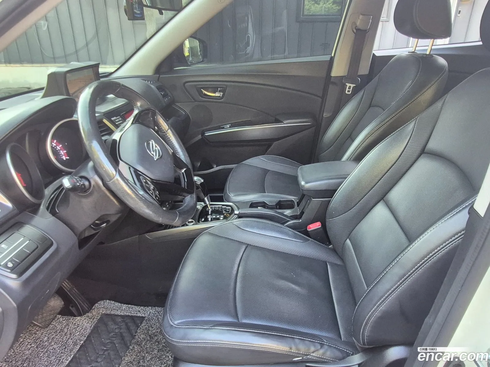 KG Mobility (SsangYong) Tivoli 2017 — 17