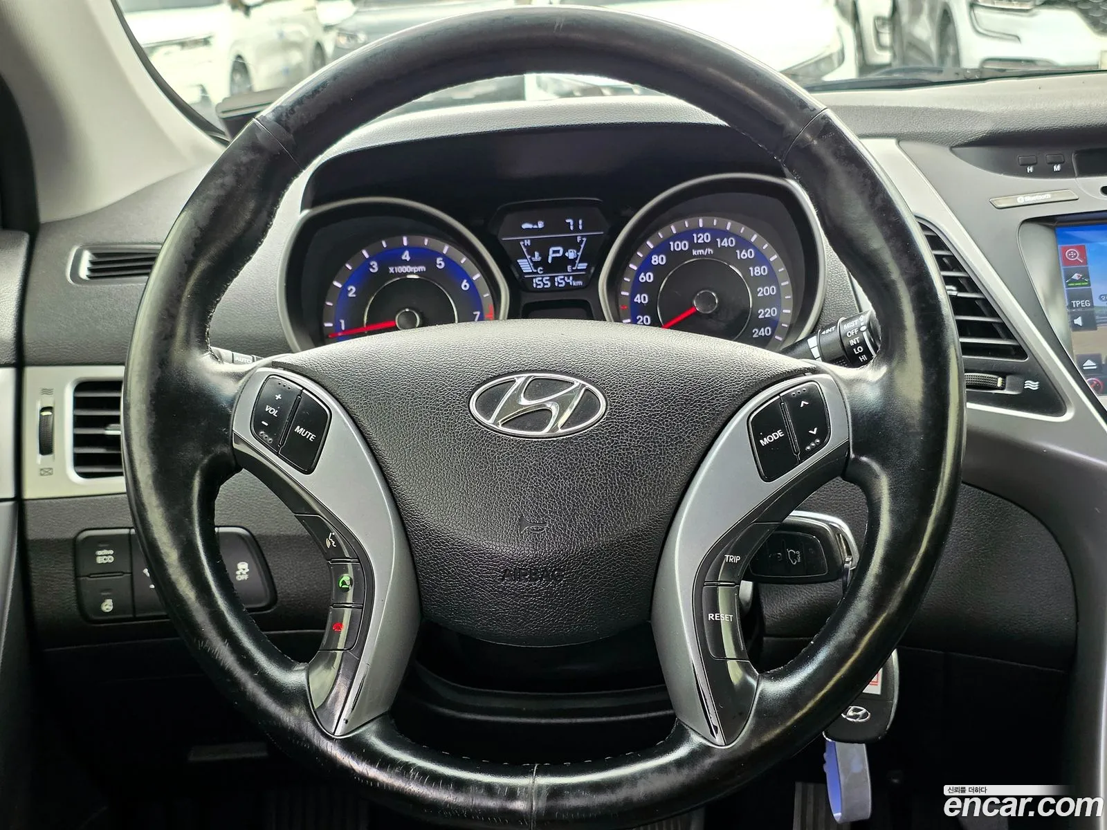 Hyundai Elantra 2015 — 17